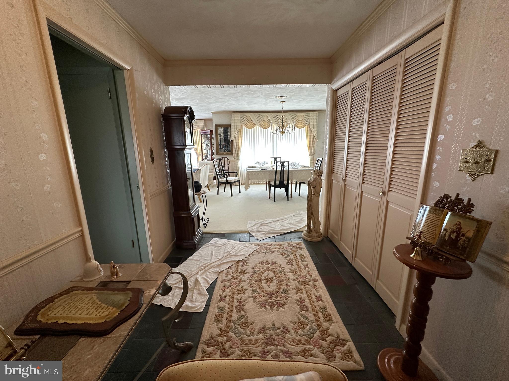 COUNTRY CLUB ESTATES - Residential