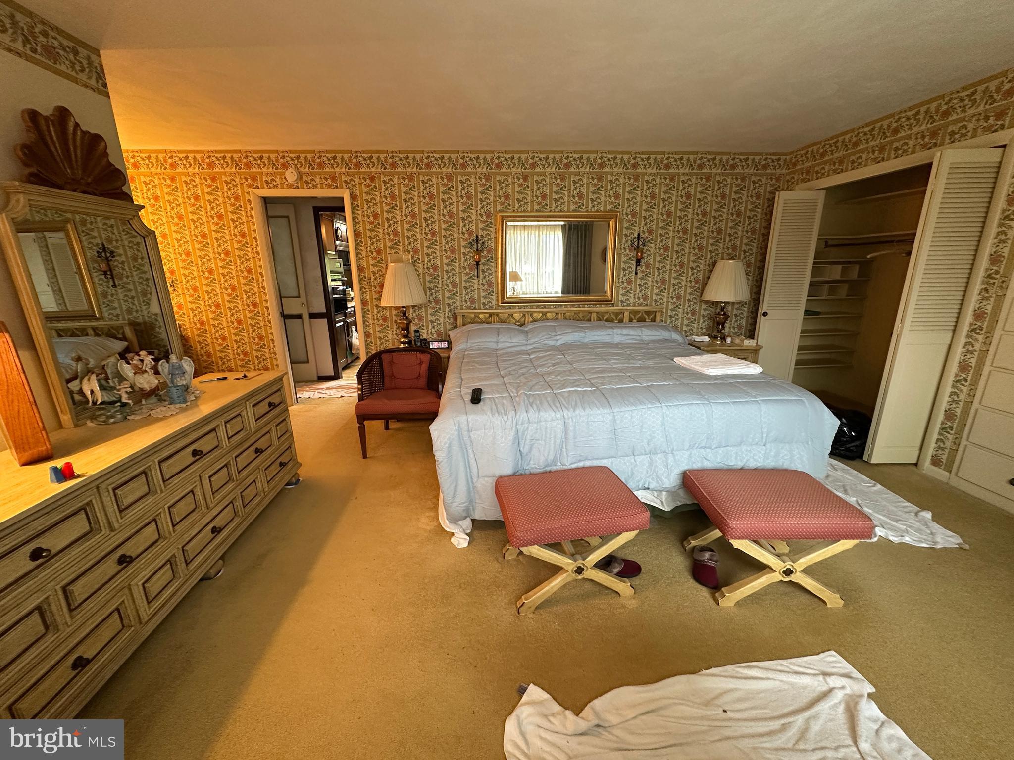 COUNTRY CLUB ESTATES - Residential