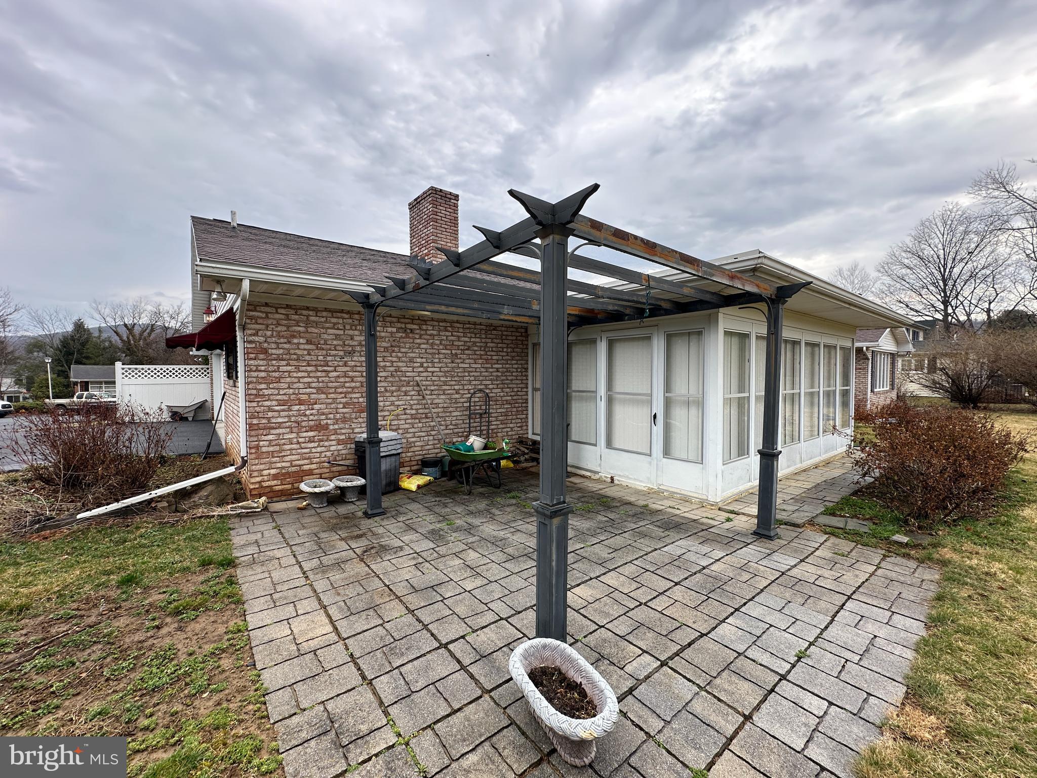 COUNTRY CLUB ESTATES - Residential