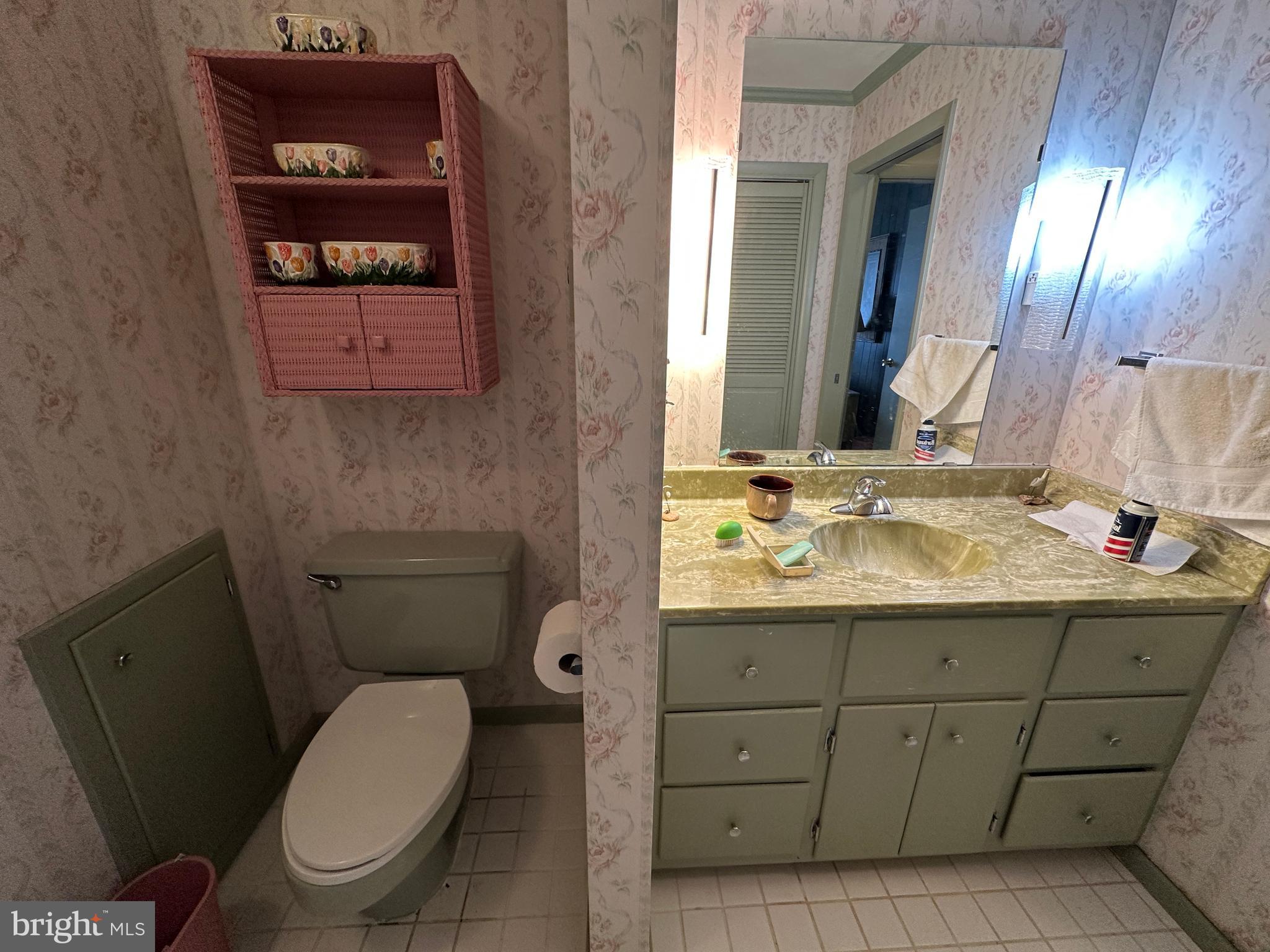 COUNTRY CLUB ESTATES - Residential