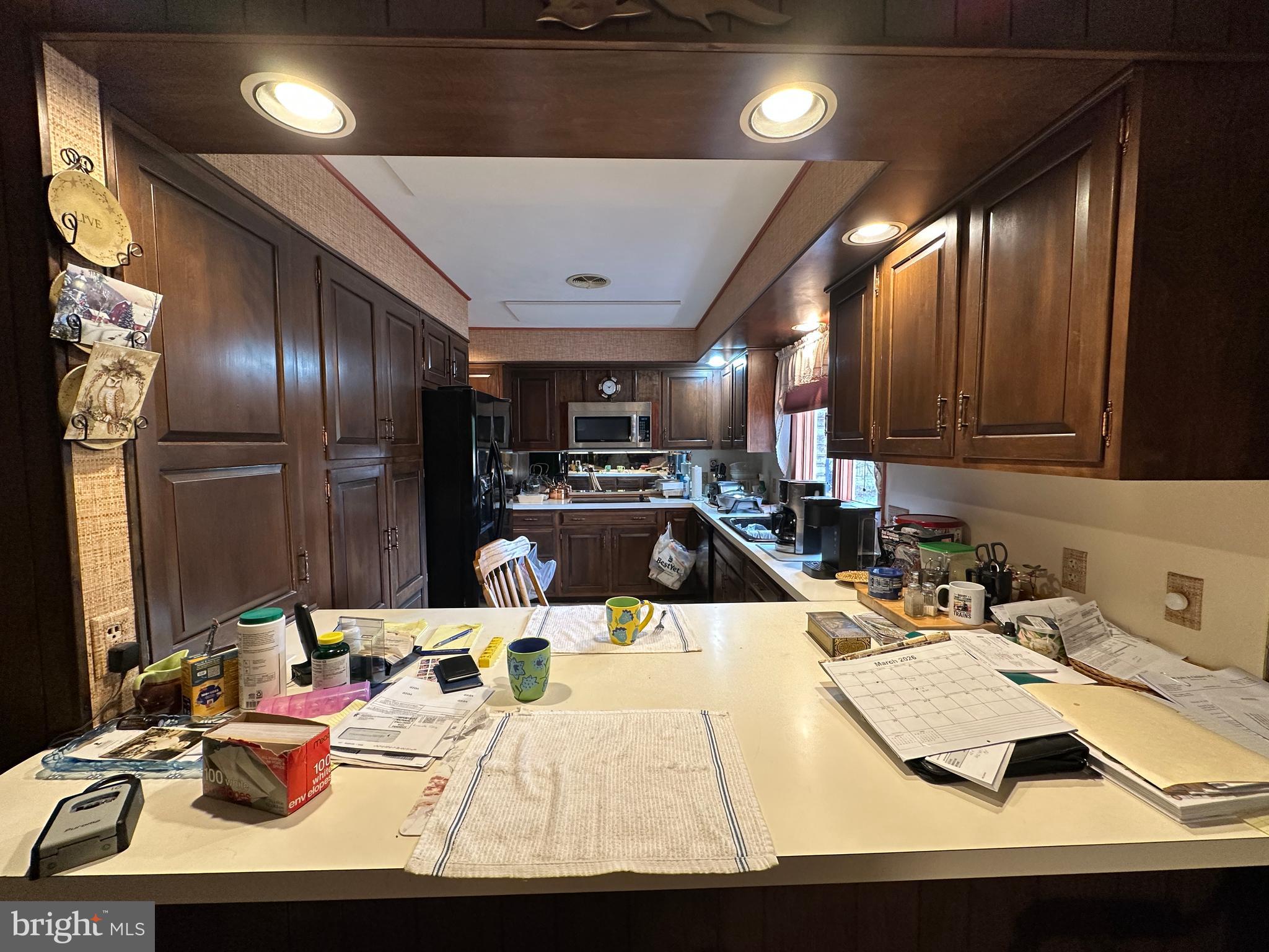 COUNTRY CLUB ESTATES - Residential