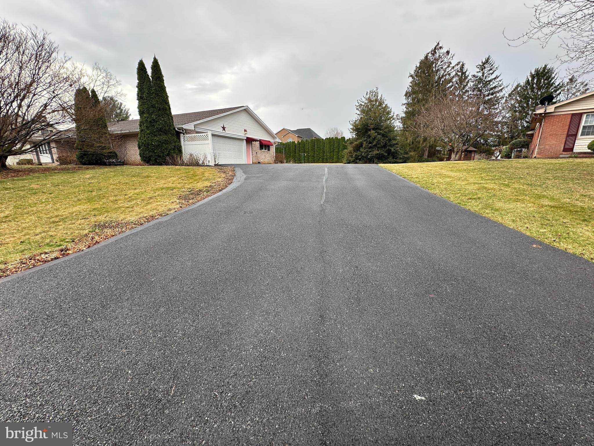 COUNTRY CLUB ESTATES - Residential