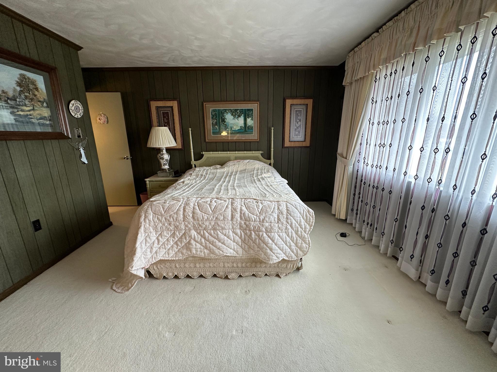 COUNTRY CLUB ESTATES - Residential