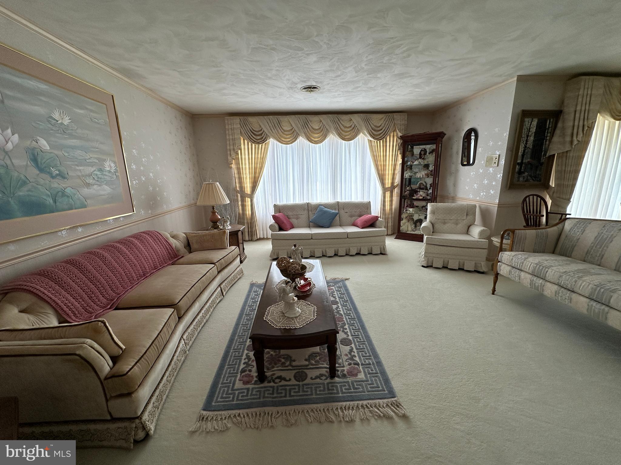 COUNTRY CLUB ESTATES - Residential