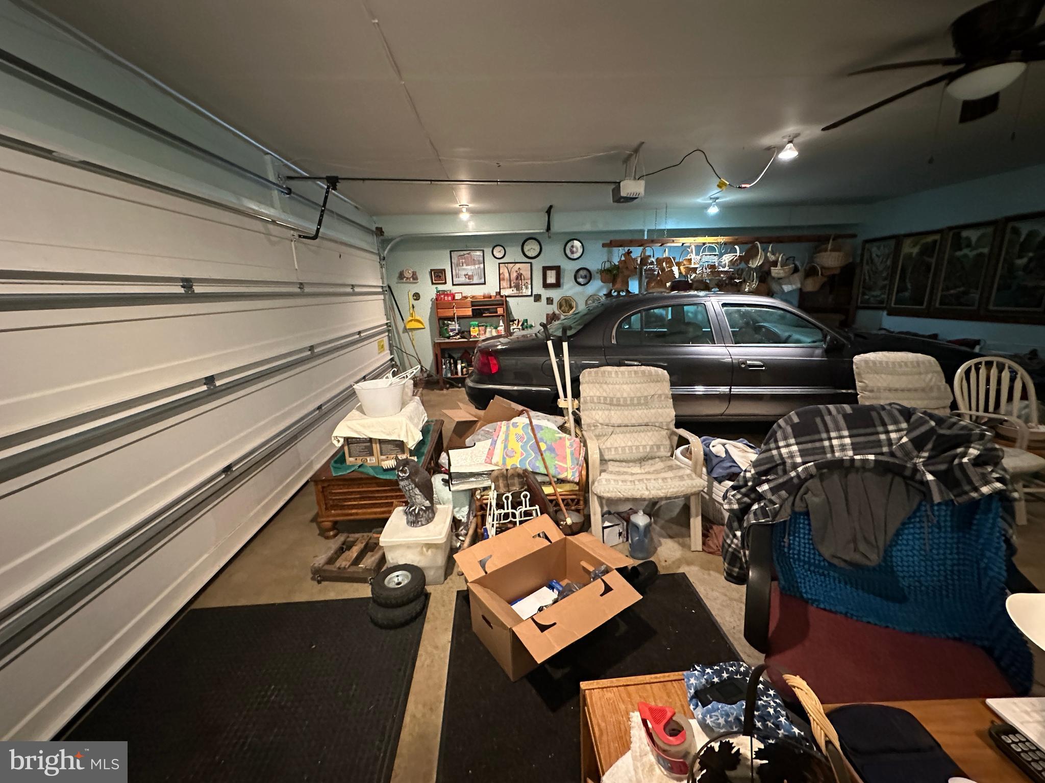 COUNTRY CLUB ESTATES - Residential