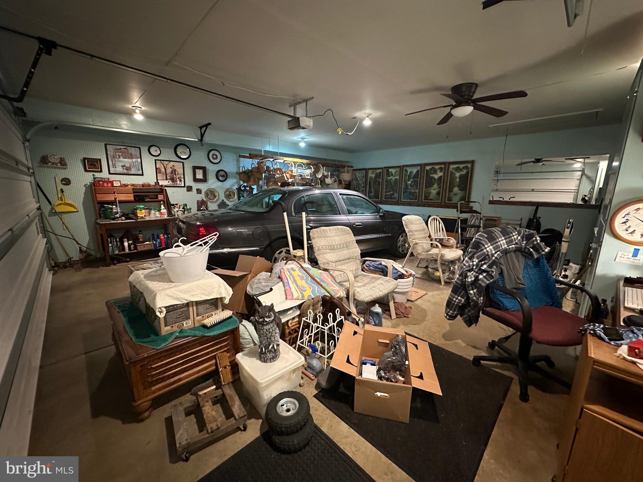 COUNTRY CLUB ESTATES - Residential