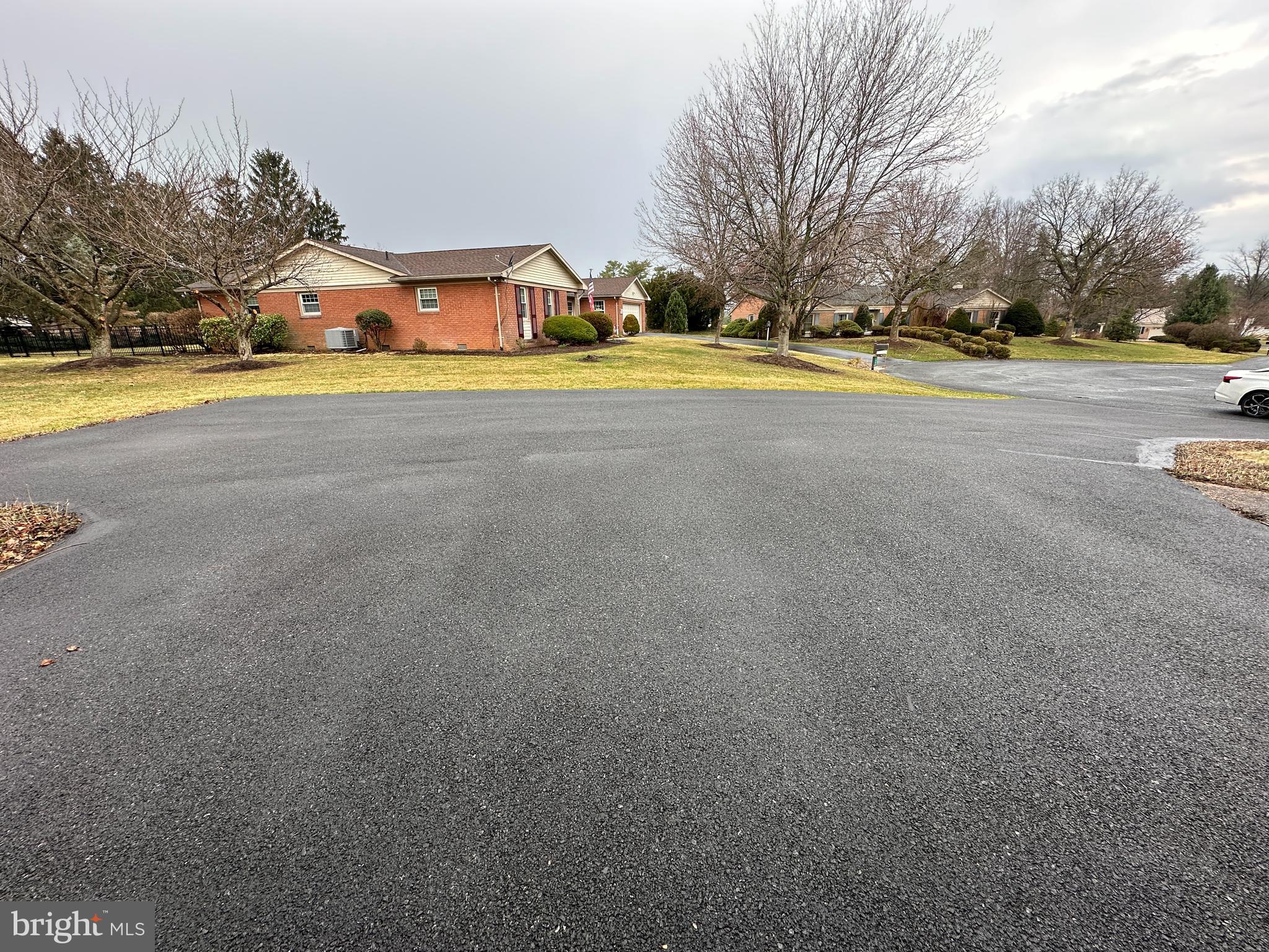 COUNTRY CLUB ESTATES - Residential