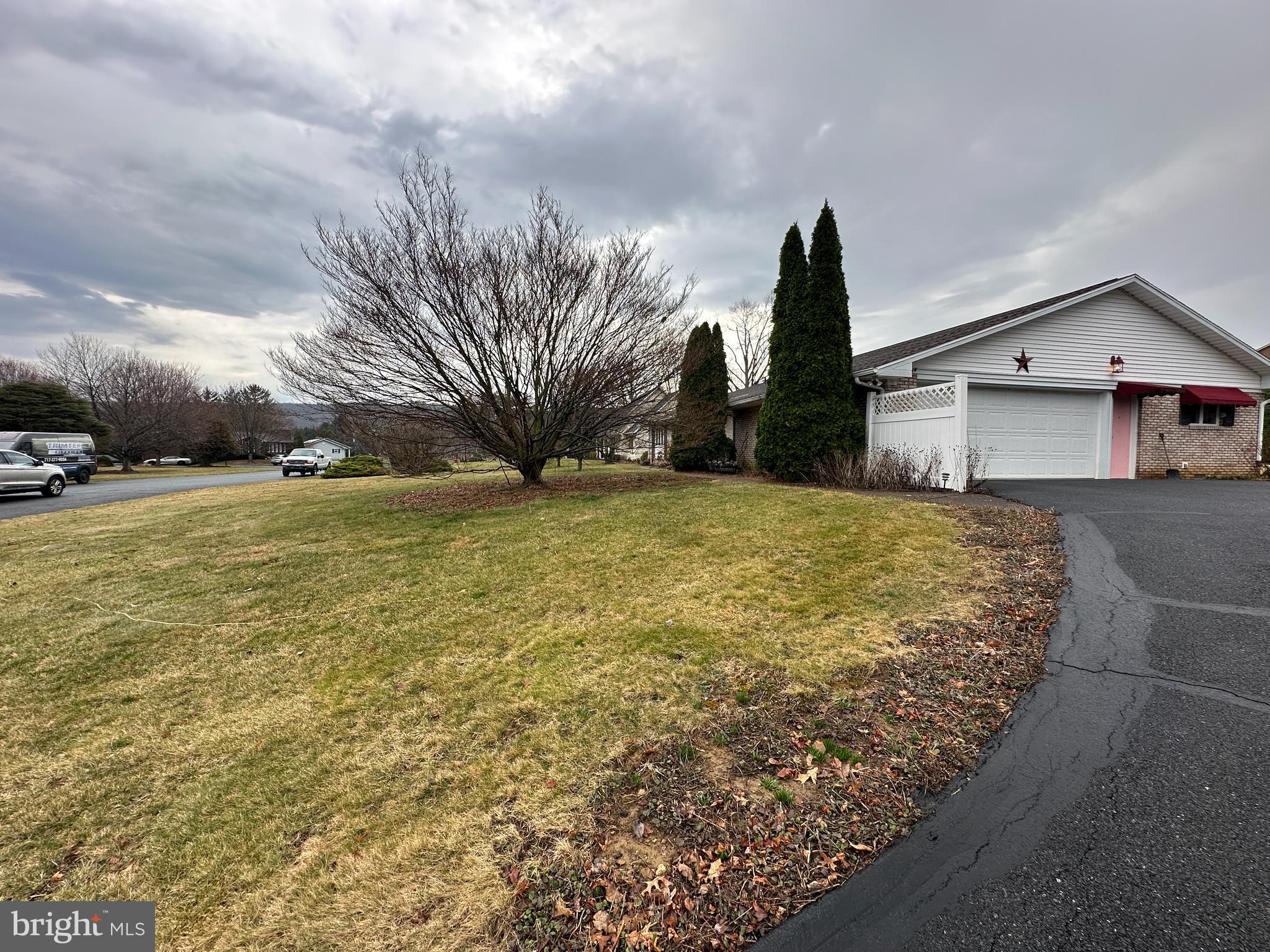 COUNTRY CLUB ESTATES - Residential