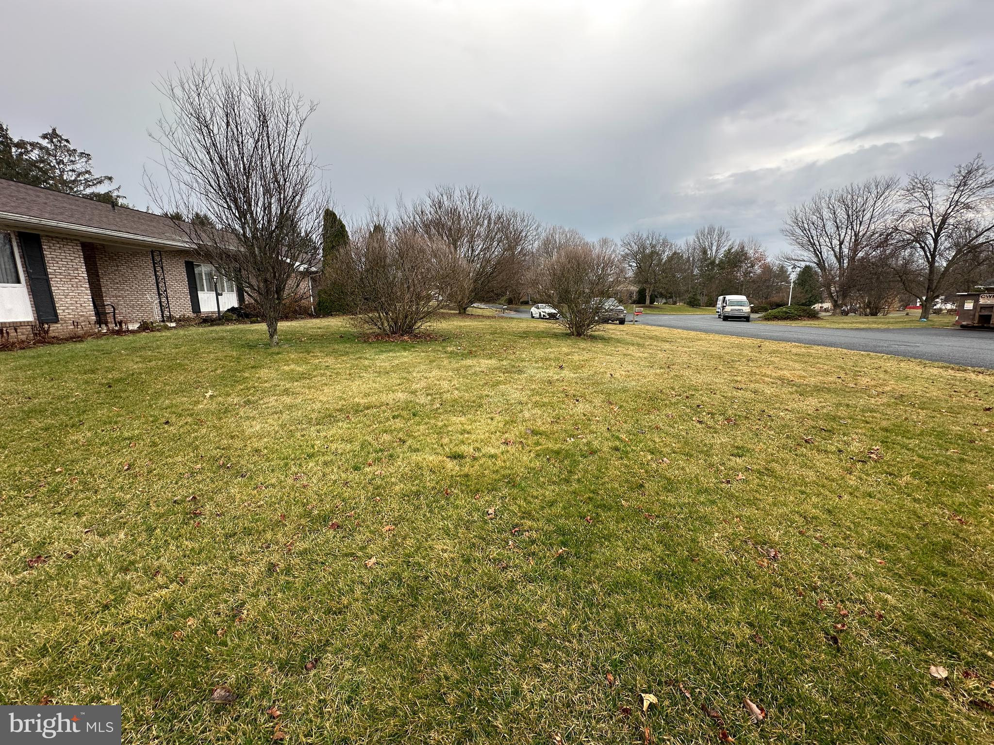 COUNTRY CLUB ESTATES - Residential