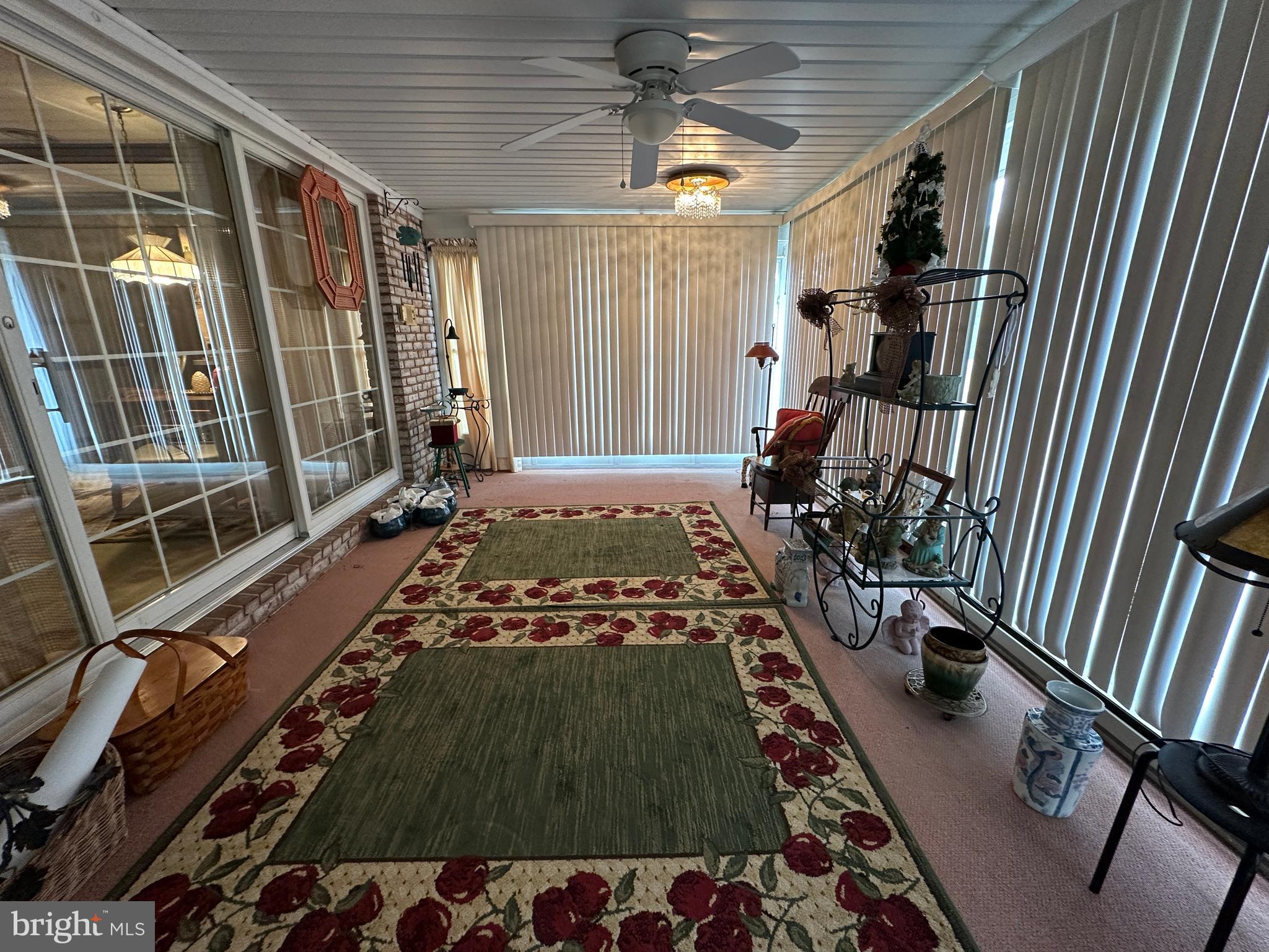 COUNTRY CLUB ESTATES - Residential