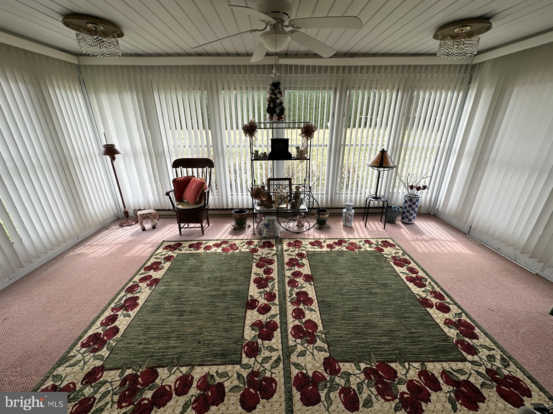 COUNTRY CLUB ESTATES - Residential