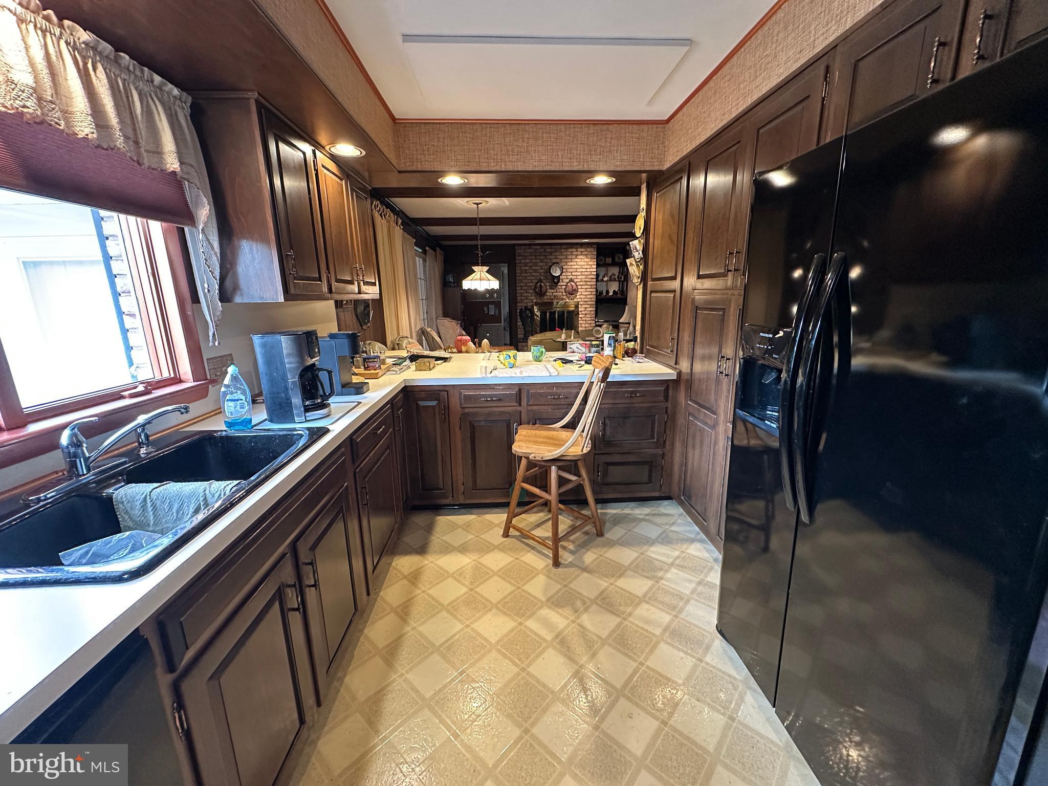 COUNTRY CLUB ESTATES - Residential