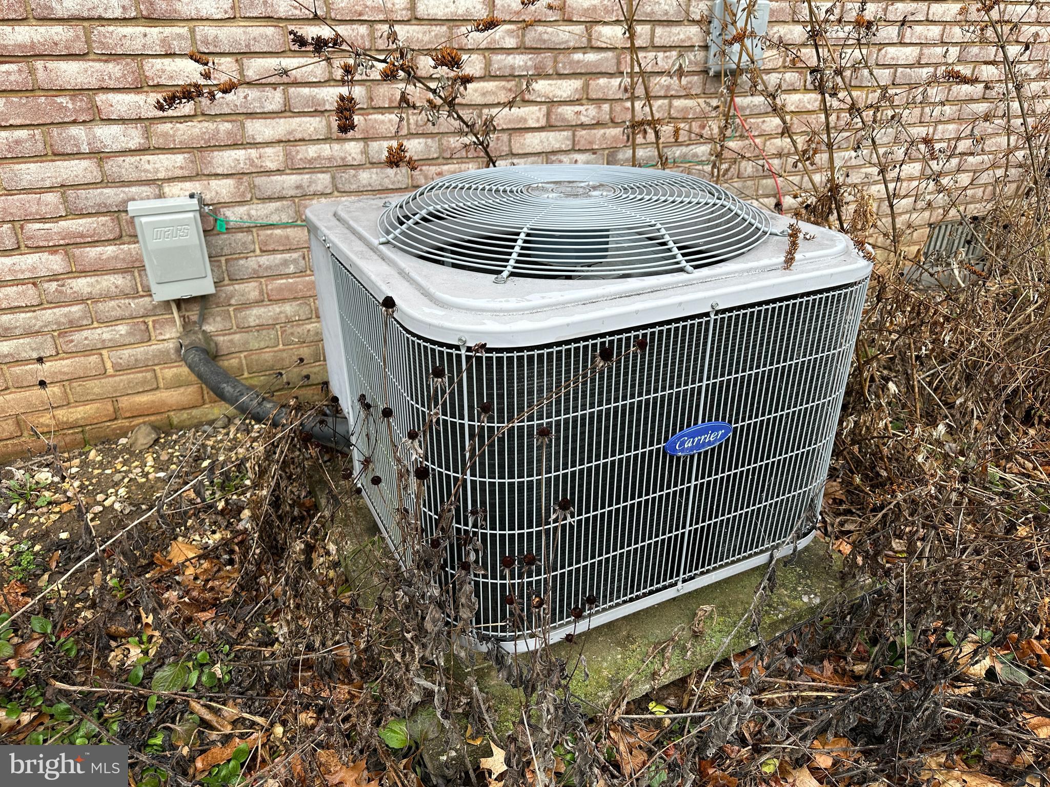 COUNTRY CLUB ESTATES - Residential