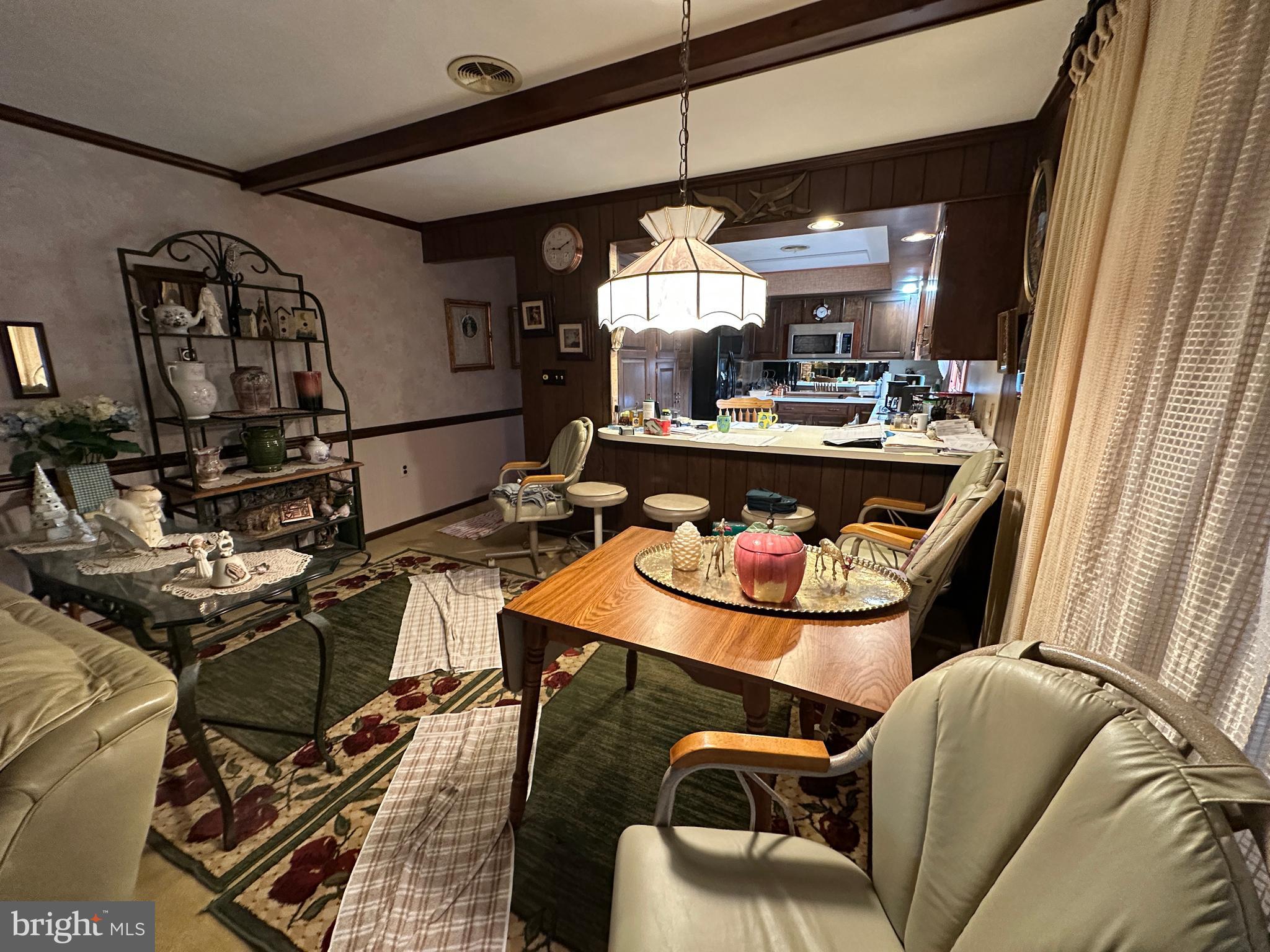 COUNTRY CLUB ESTATES - Residential