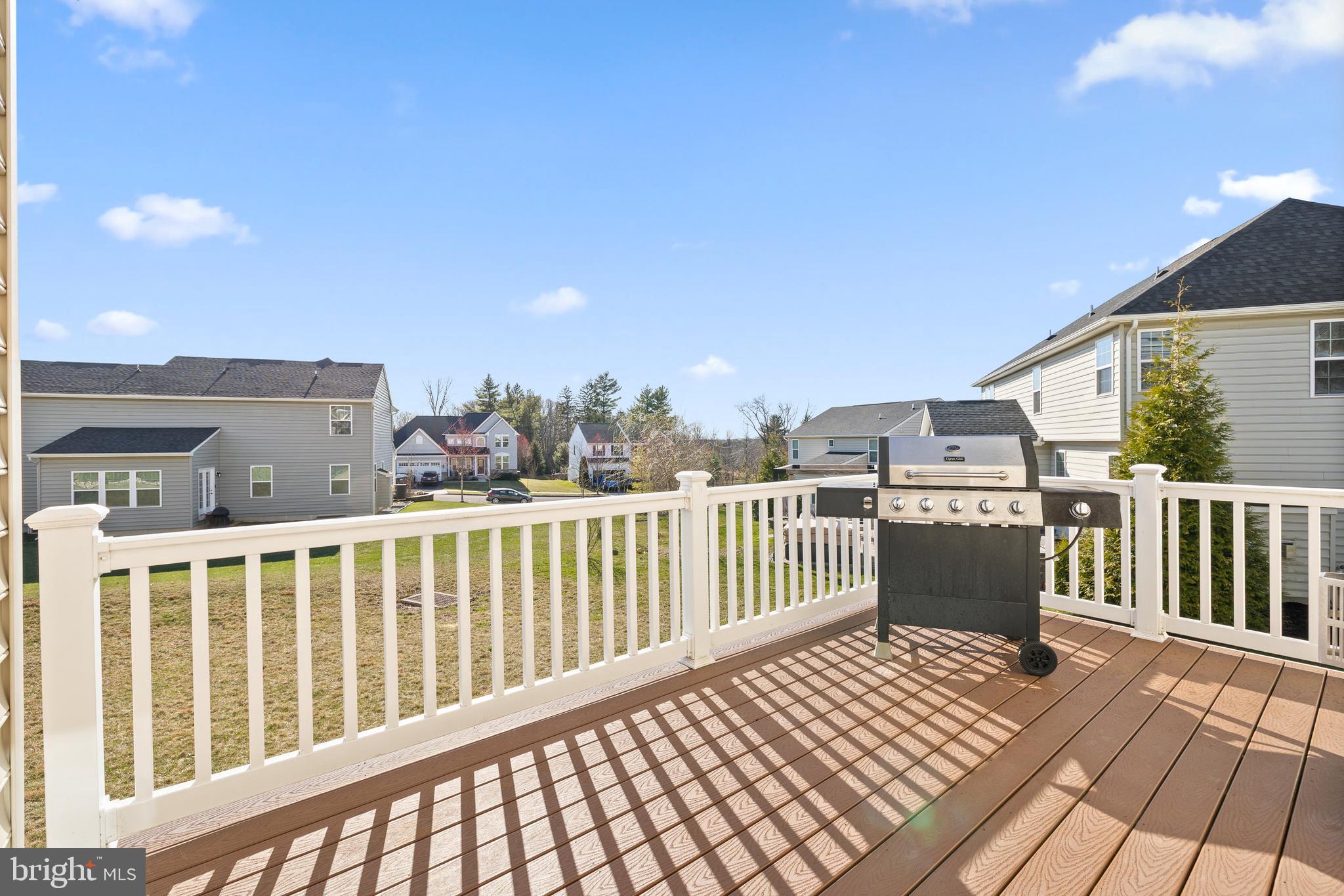 HILLTOWN WALK - Residential