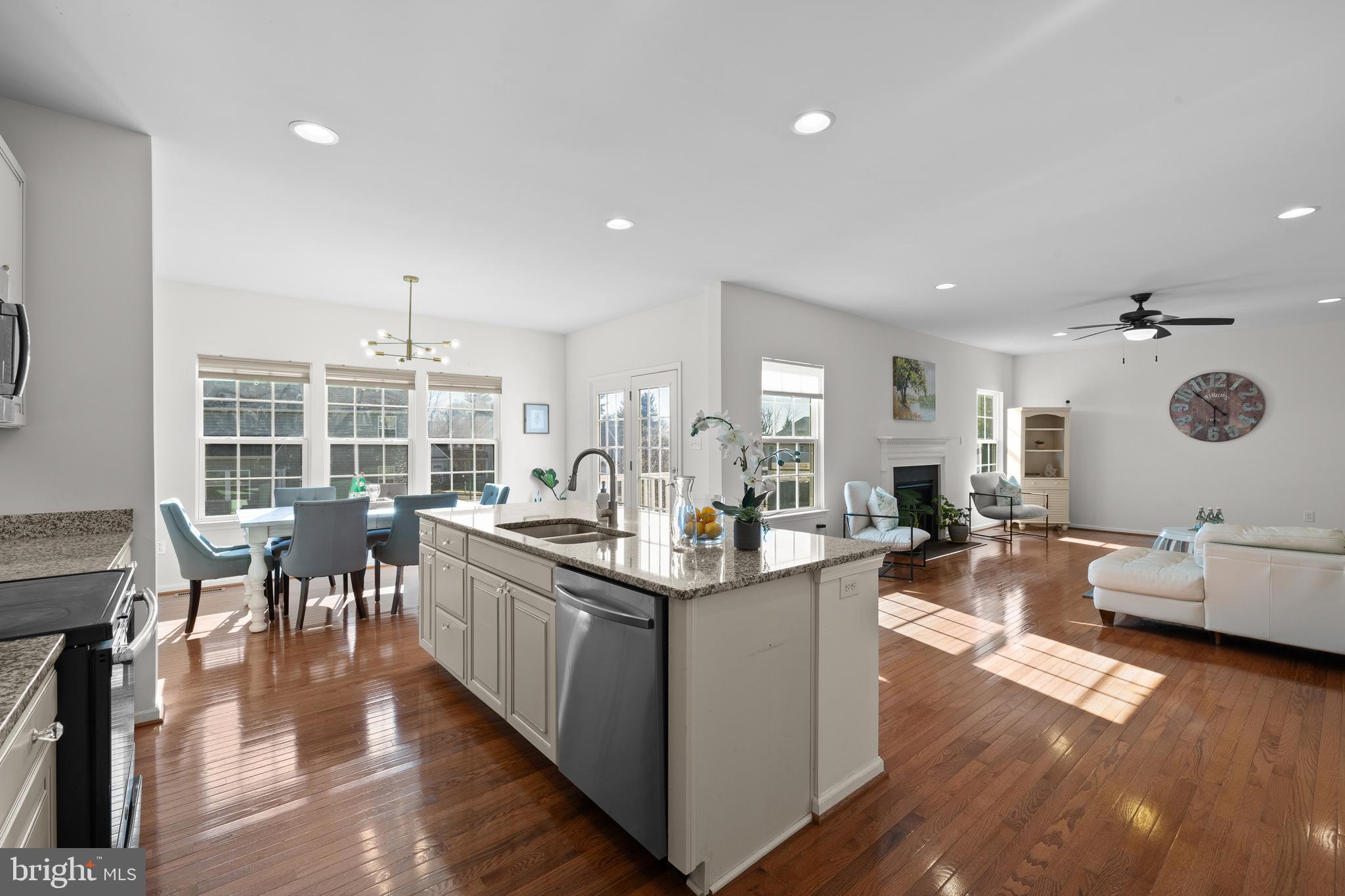 HILLTOWN WALK - Residential