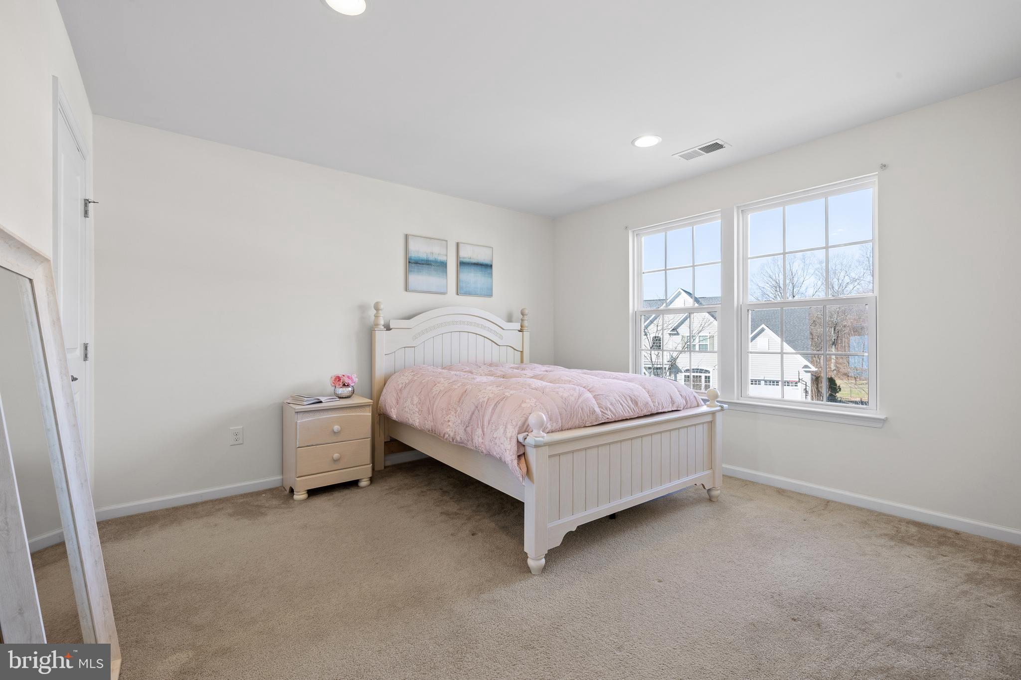 HILLTOWN WALK - Residential