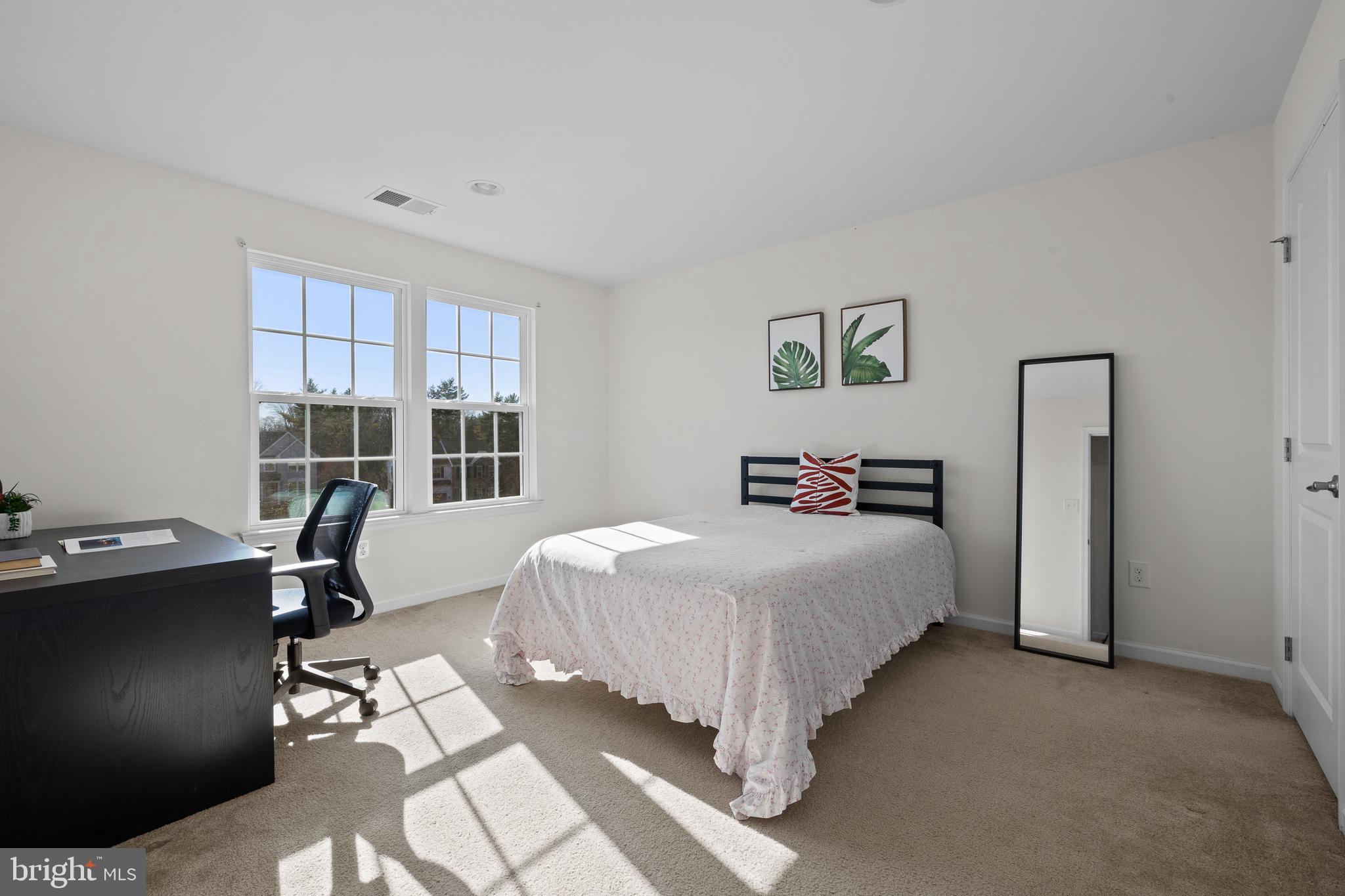 HILLTOWN WALK - Residential