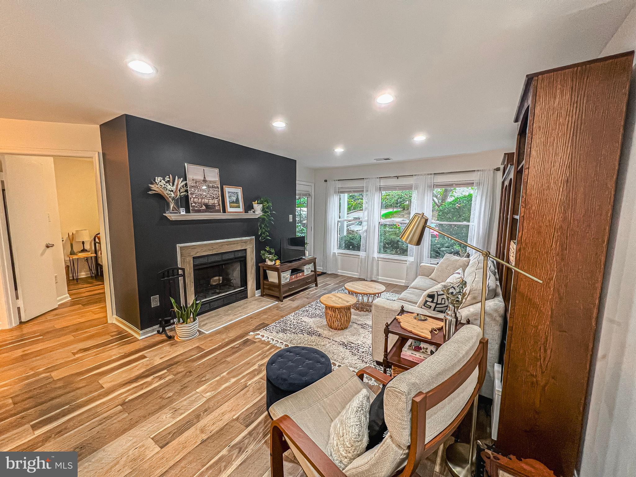 LAFAYETTE FOREST - Residential Lease