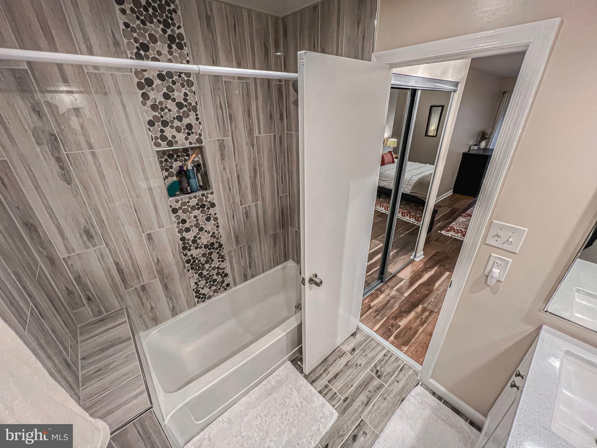 LAFAYETTE FOREST - Residential Lease