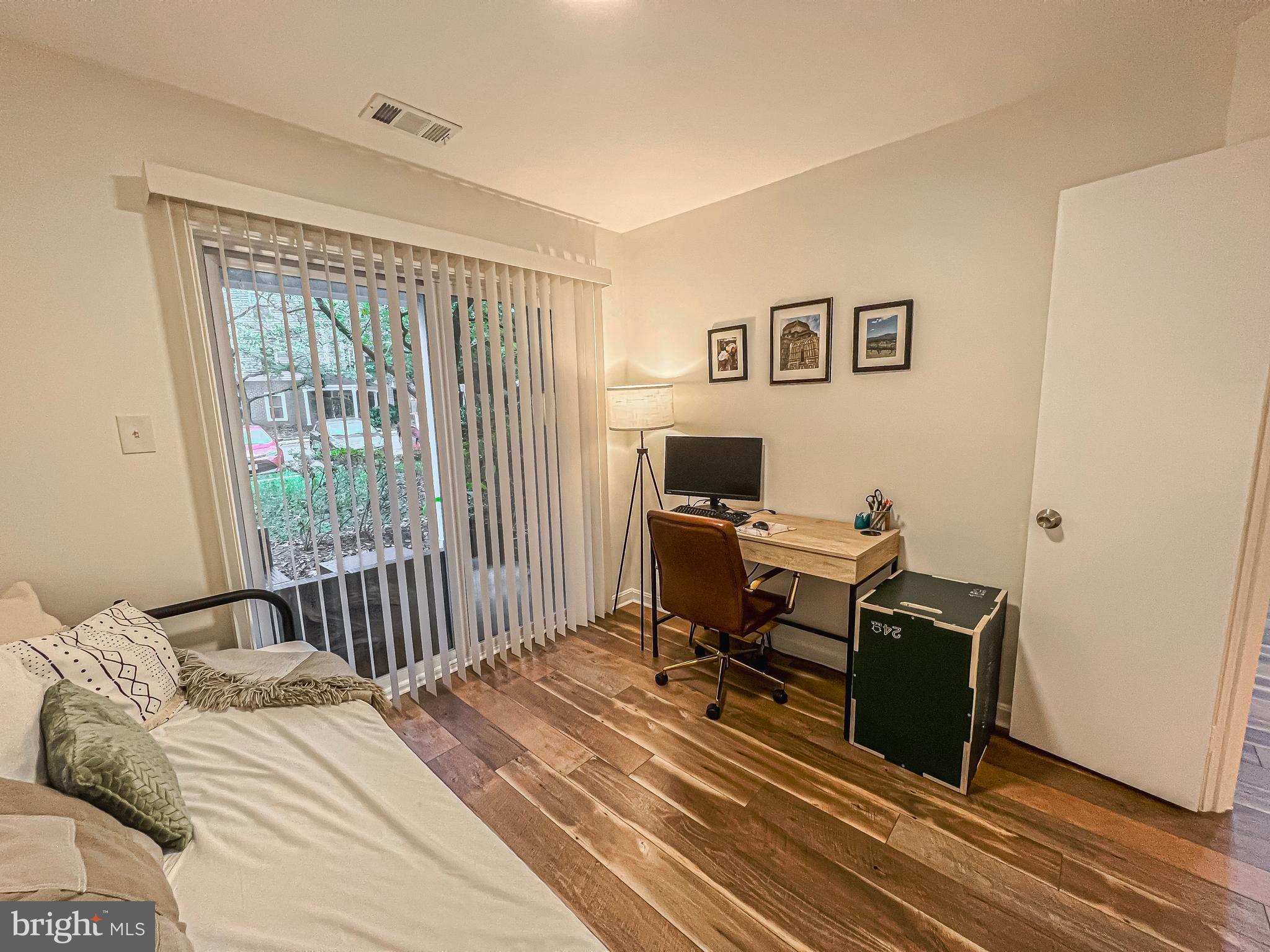 LAFAYETTE FOREST - Residential Lease