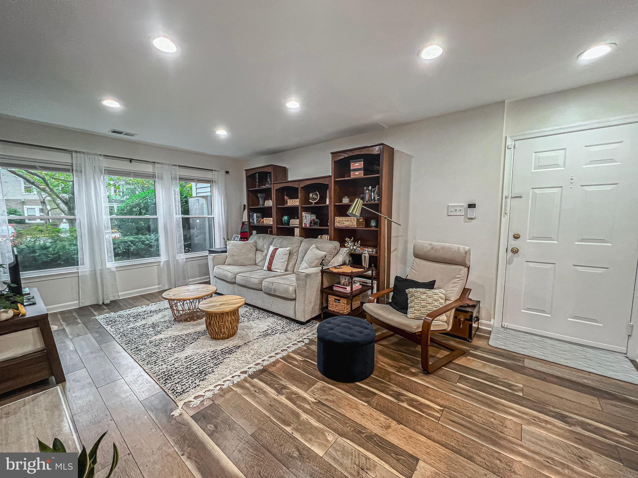 LAFAYETTE FOREST - Residential Lease