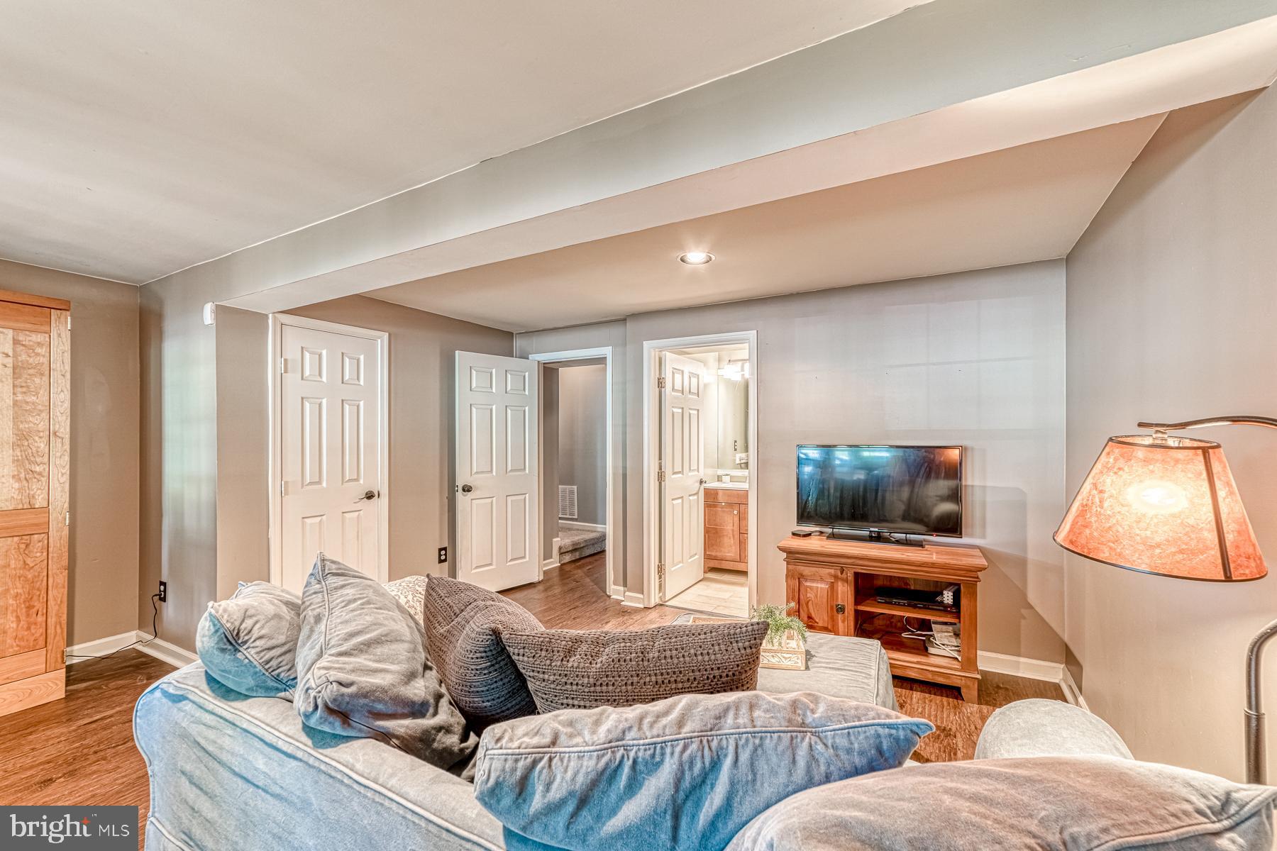 WELLINGTON/CLOVERHILL - Residential