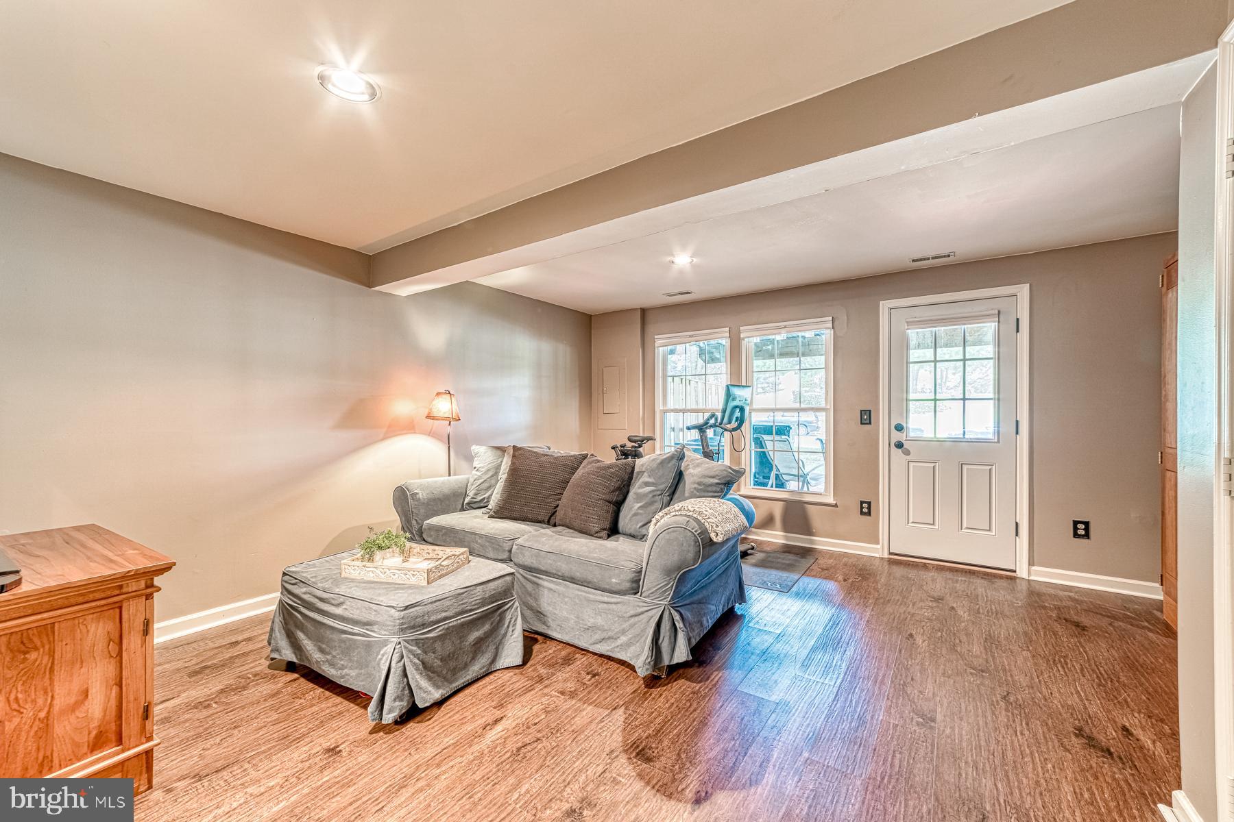 WELLINGTON/CLOVERHILL - Residential