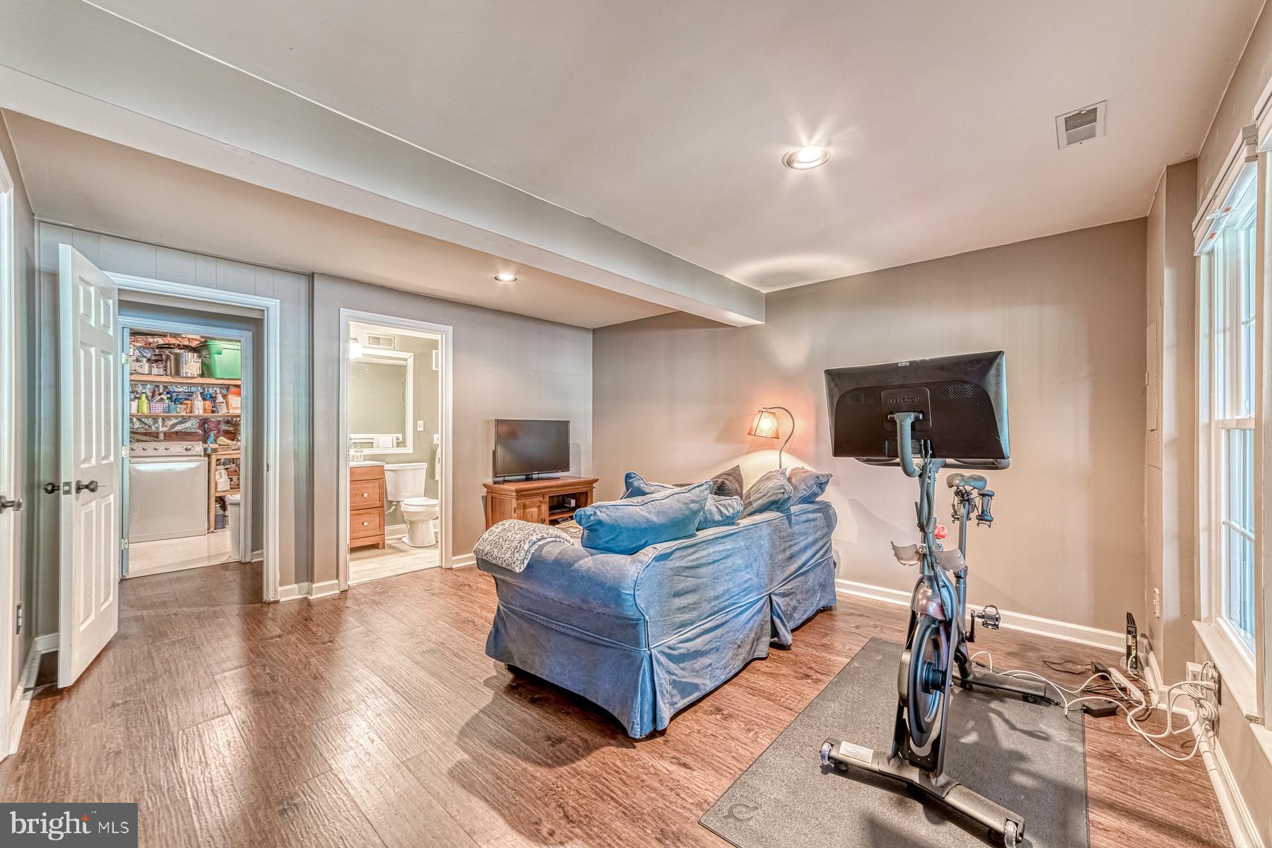 WELLINGTON/CLOVERHILL - Residential