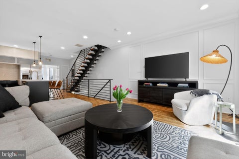 Condo For Sale - 1114 Bainbridge Street #B<br/> PHILADELPHIA, PA 19147