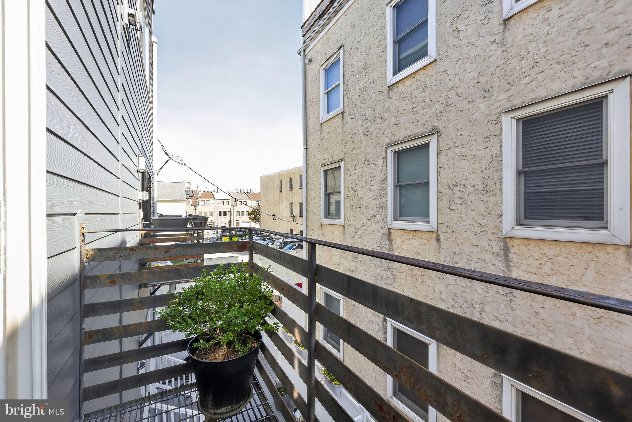 BELLA VISTA - Residential