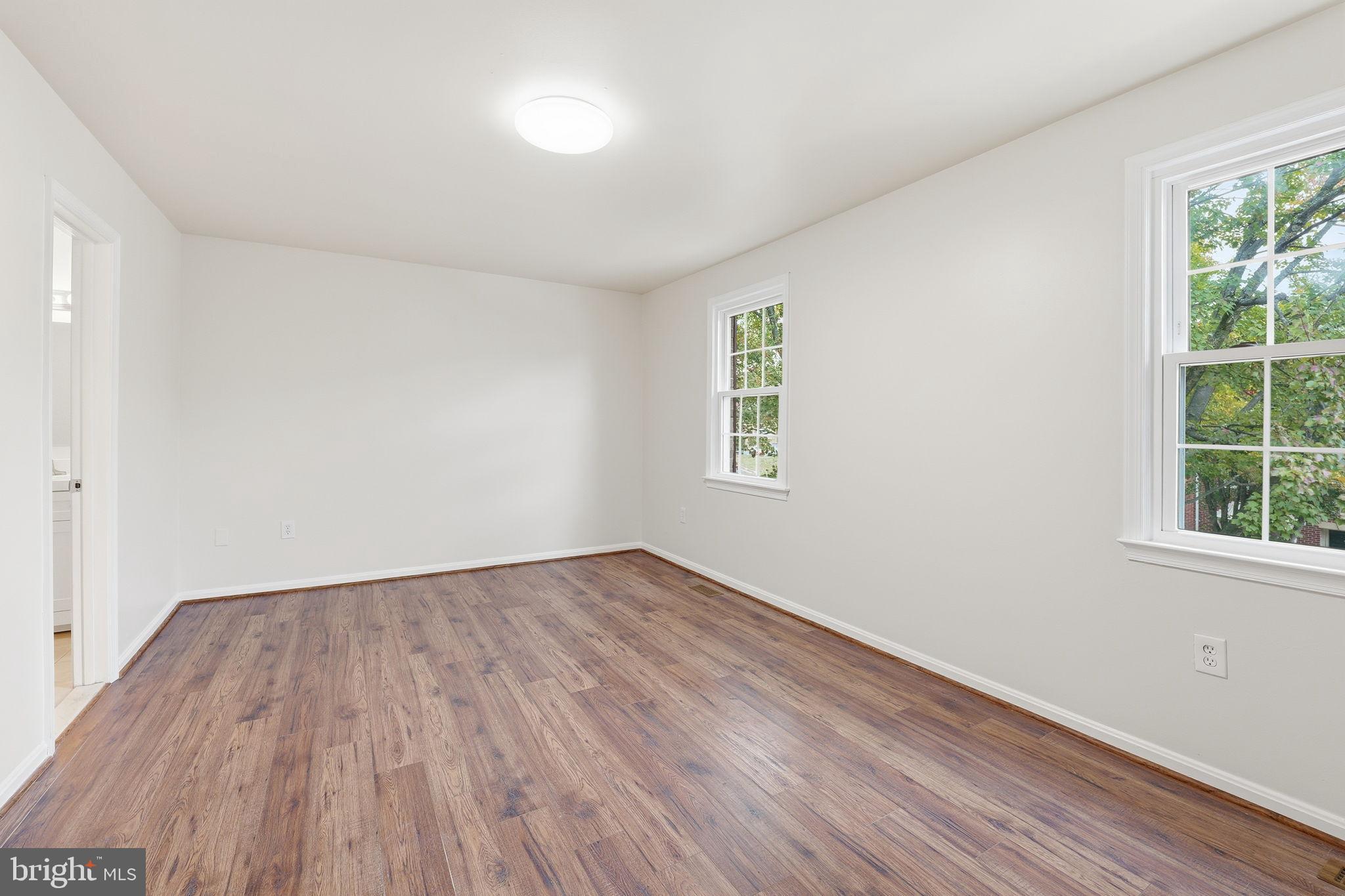 KINGS PARK WEST - Residential Lease