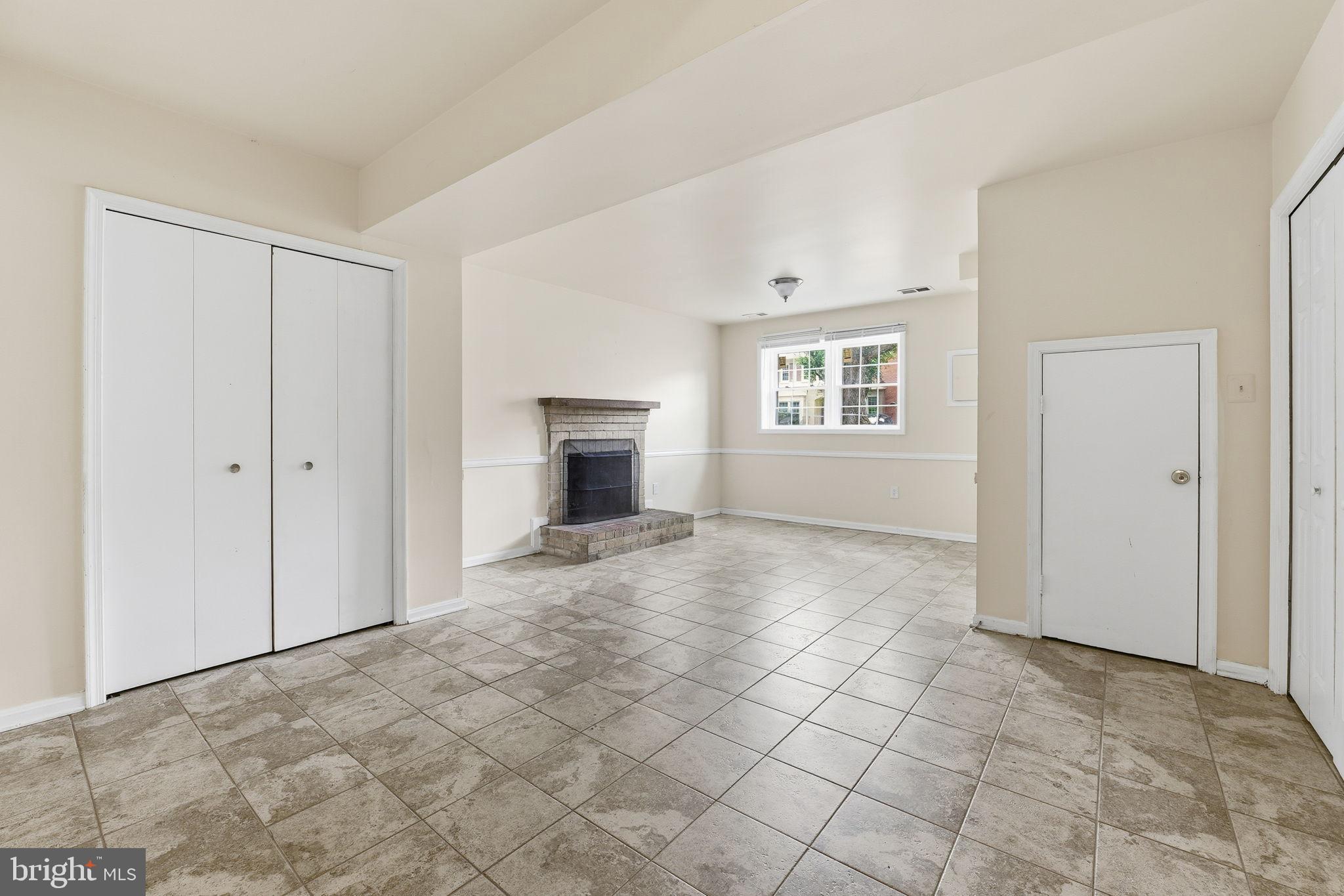 KINGS PARK WEST - Residential Lease