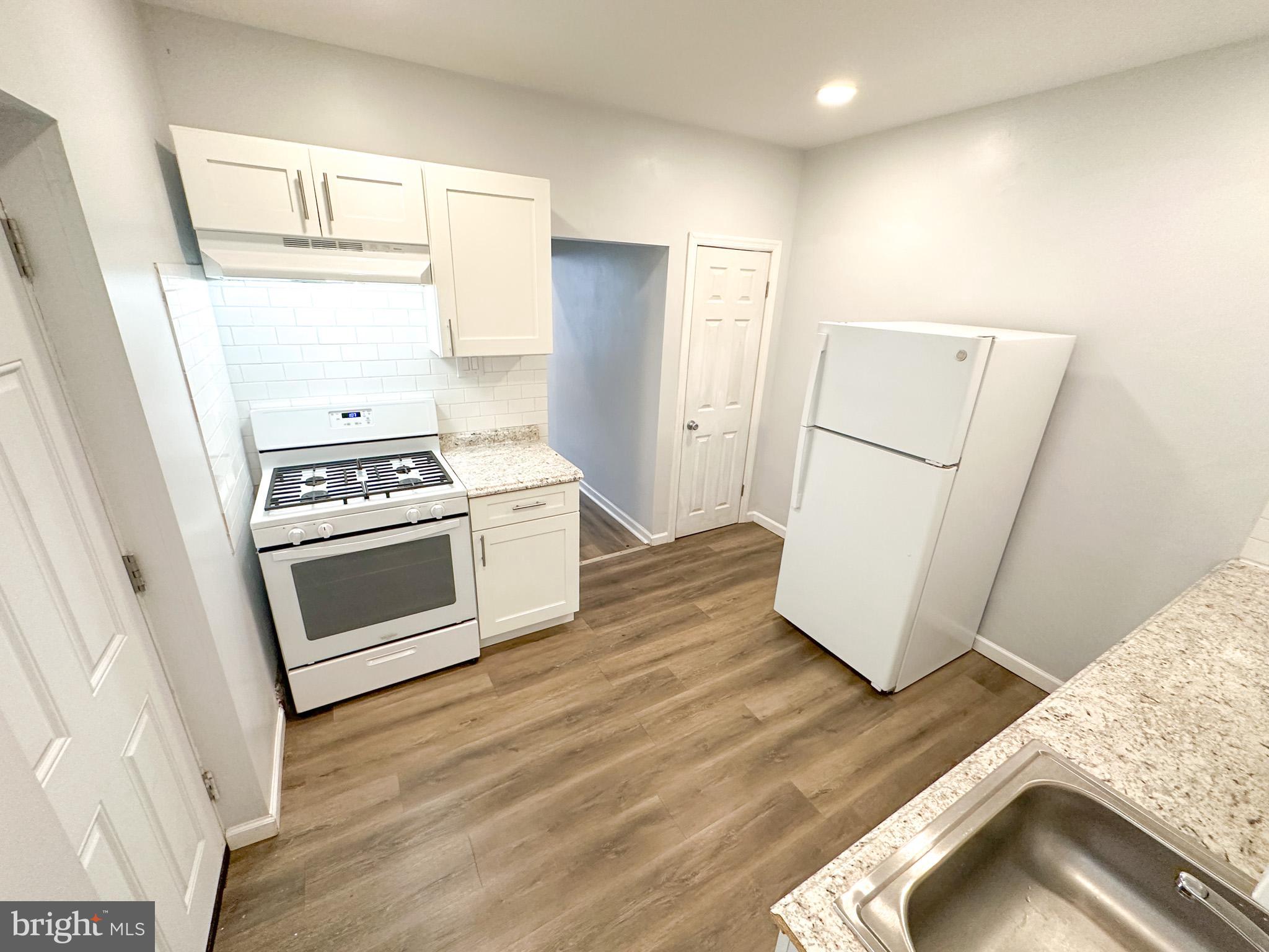 Charming 1-bedroom apartment off Frankford Avenue, Philadelphia!
Deposit free move in for qualified applicants.
Key Features:
- Full Kitchen - Gas stove/oven, refrigerator.
- Washer and dryer(electric)
- Baseboard heating ( gas )
- Unfinished basement.
- Ceiling fan in living room/bedroom.
- Access to backyard
- Steps away from bus/train service to the city, shops, and restaurants. Easy access to I95
Requirements:
- $55 non-refundable application fee per applicant.
- To move in you will need to have the 1st month's rent + security deposit + last month's rent = $2835.
- Proof of stable monthly income of 3x Monthly Rent
- Proof of renter's insurance or automatically enroll in renter's insurance at $10.95 per month
- Resident Benefit Package is included with every lease at an additional monthly fee.
- Tenant responsible for all utilities and monthly water fee of $45.