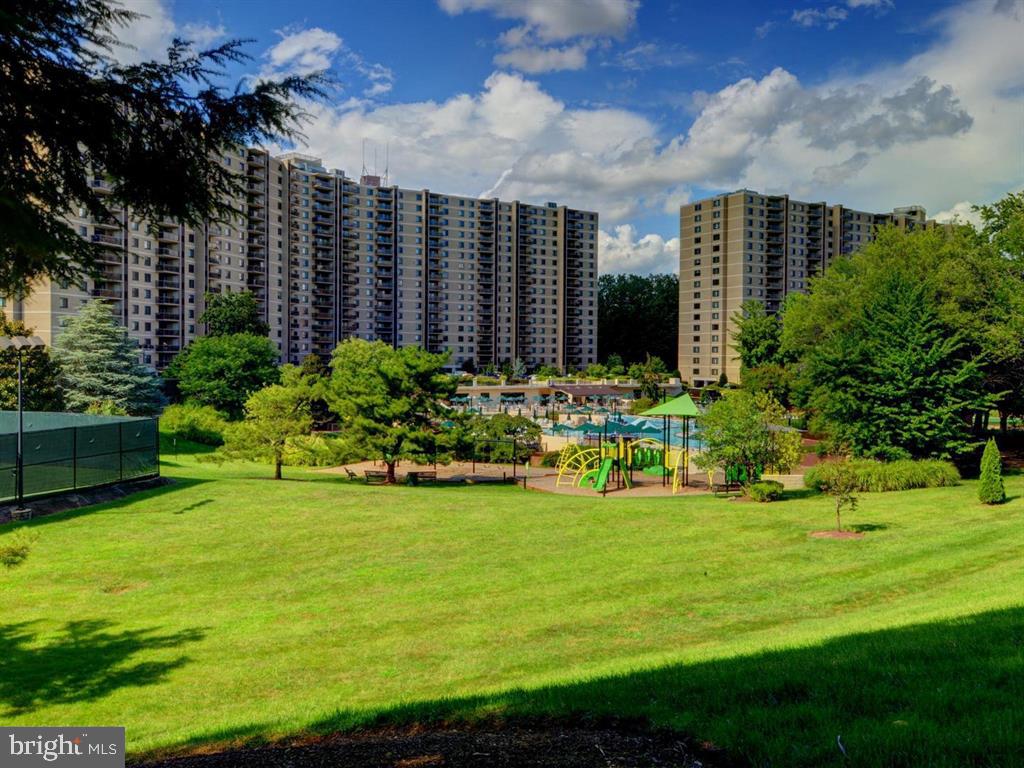 WATERGATE AT LANDMARK - Residential