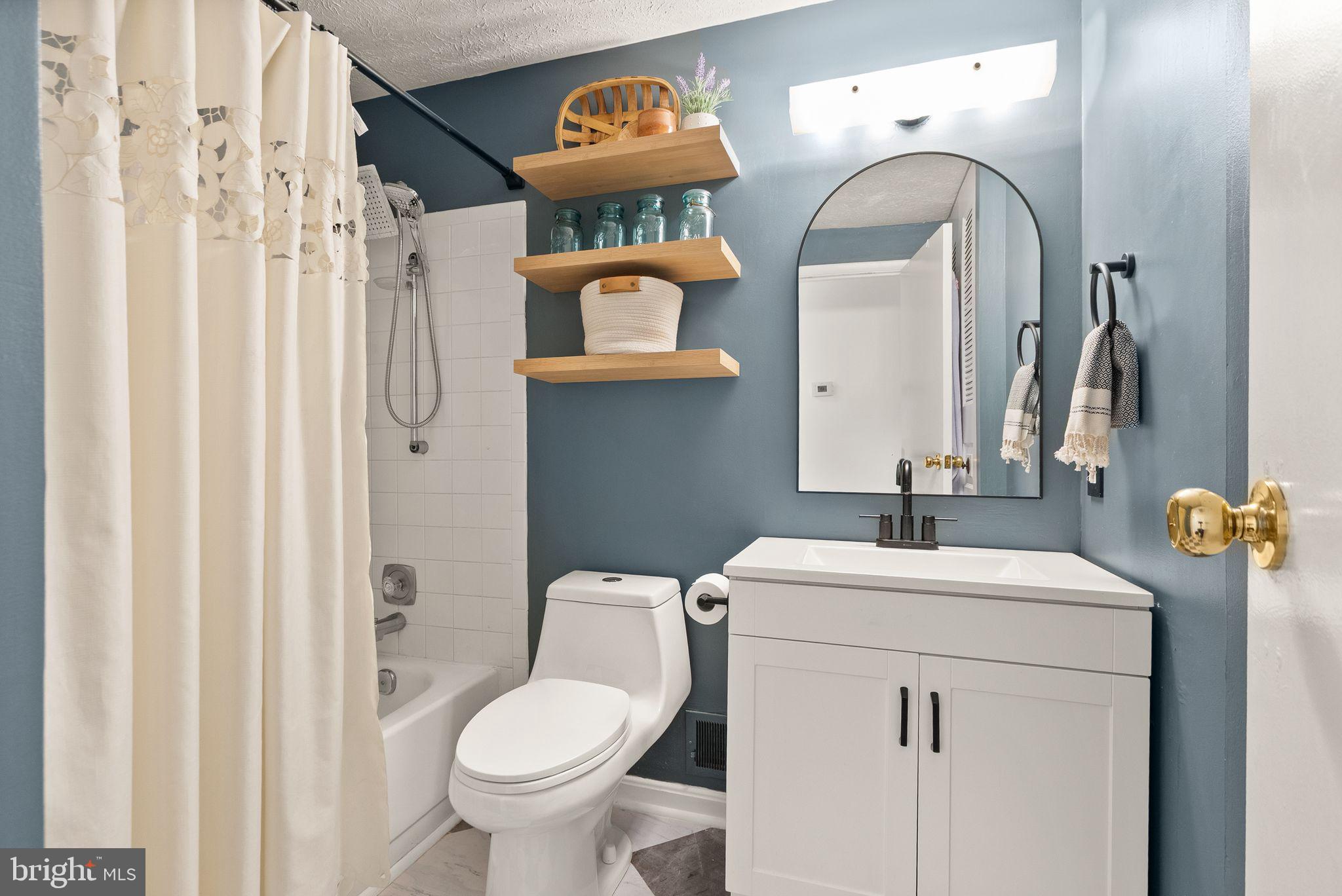 NEWINGTON FOREST - Residential