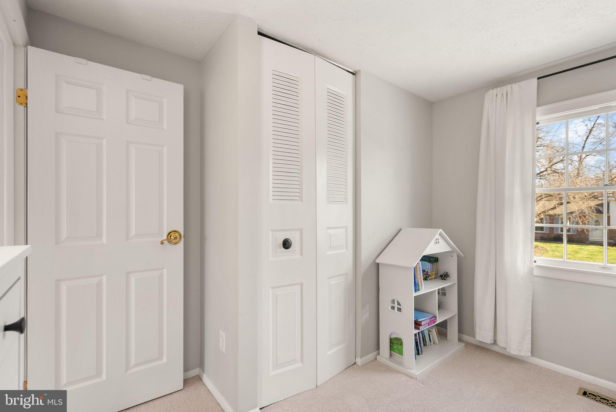 NEWINGTON FOREST - Residential