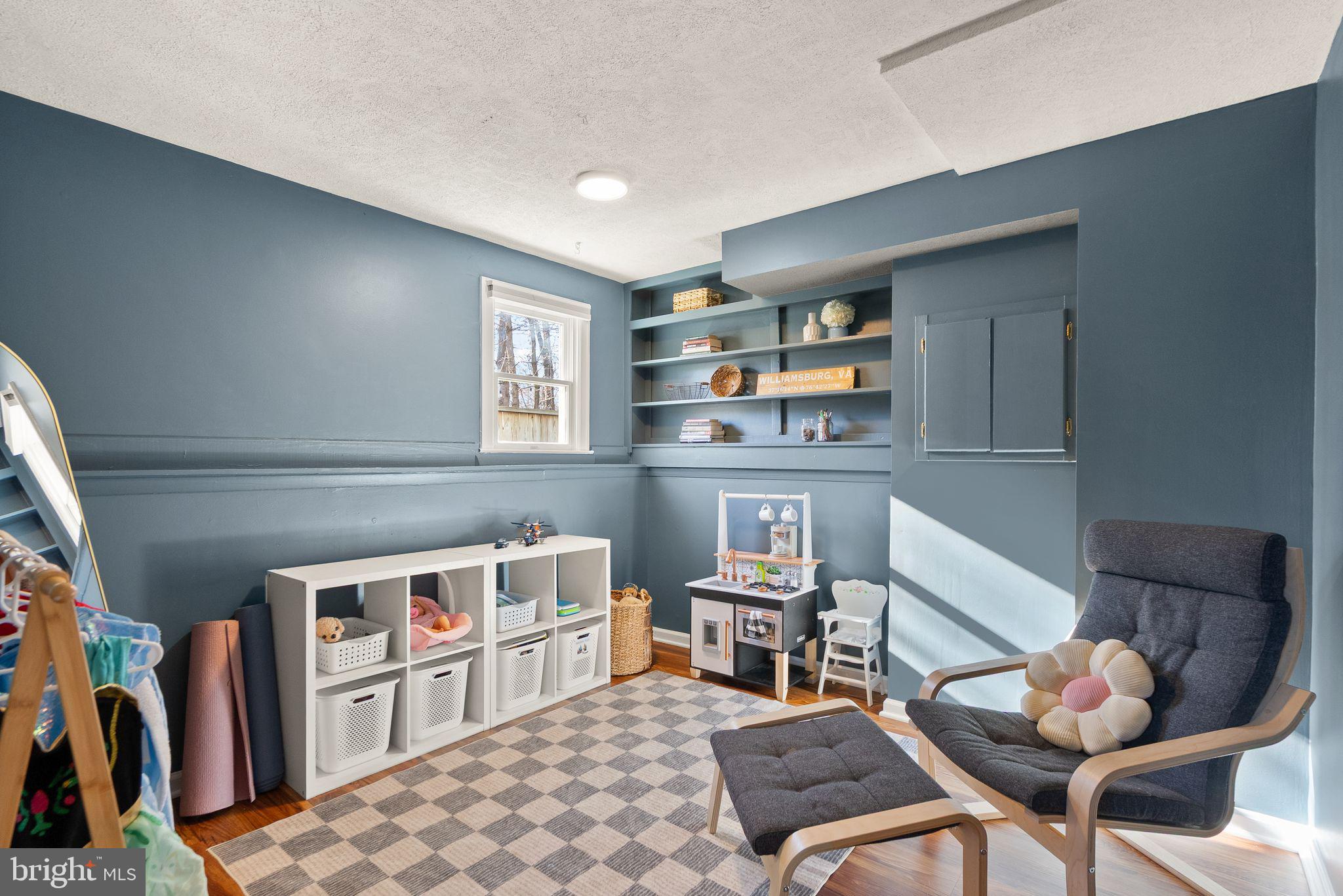 NEWINGTON FOREST - Residential