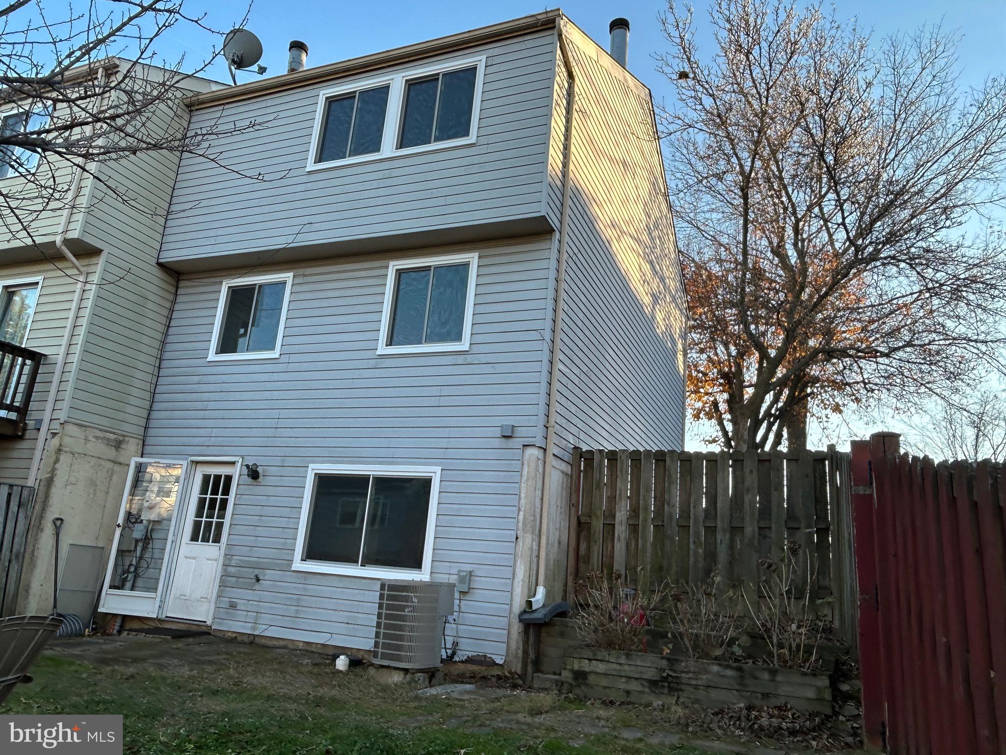 HERITAGE ESTATES - Residential Lease