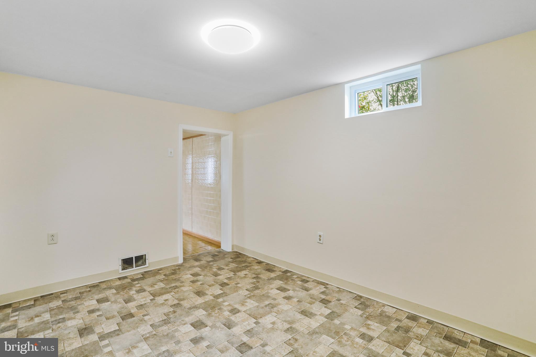 GREENBERRY HILLS - Residential