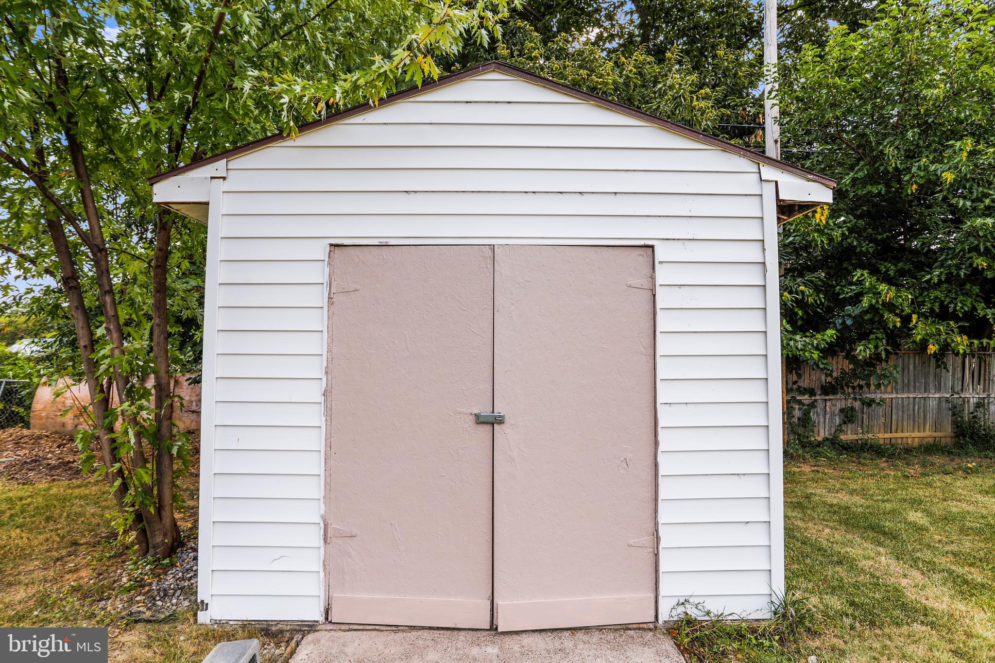 GREENBERRY HILLS - Residential