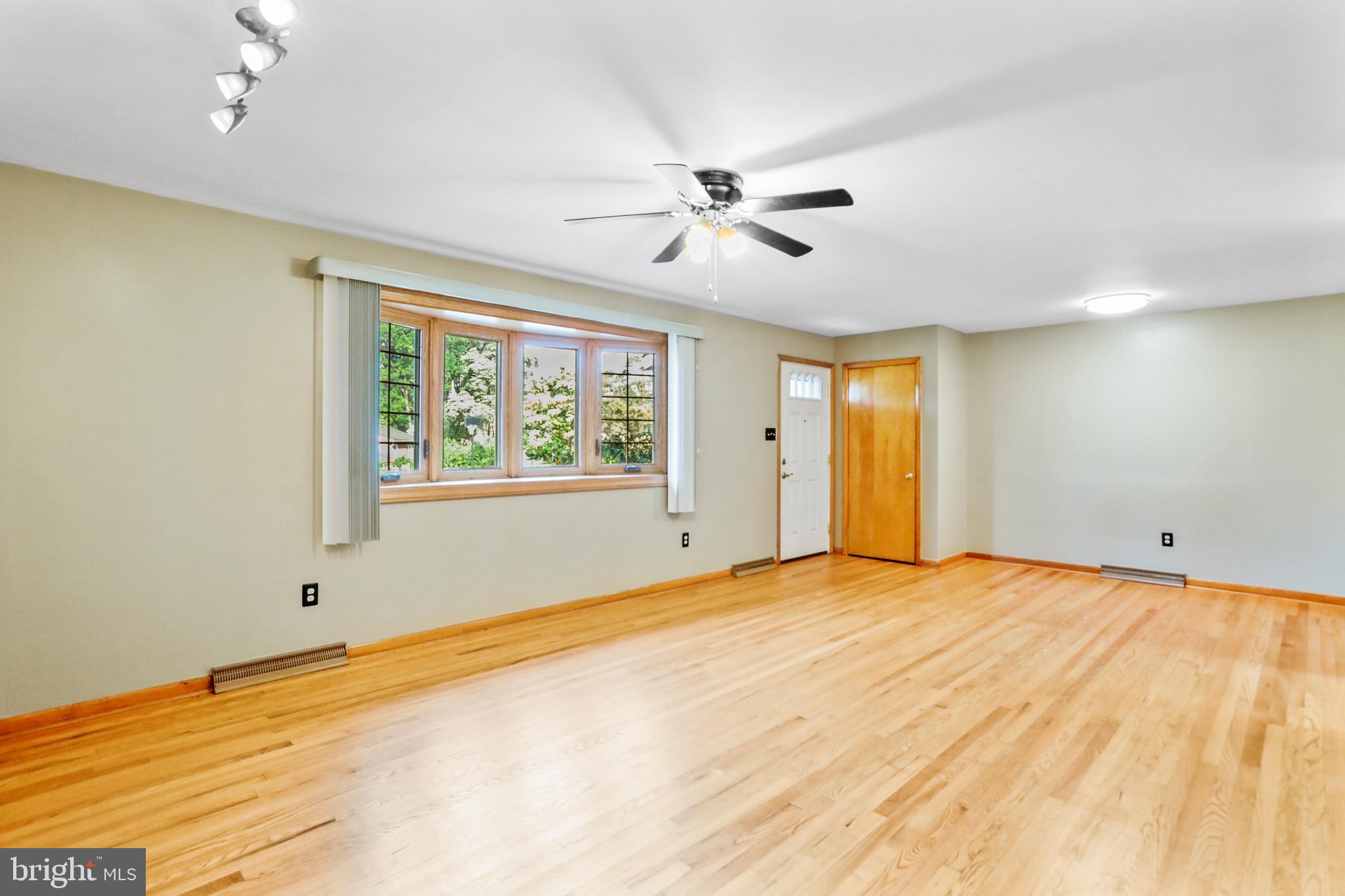 GREENBERRY HILLS - Residential