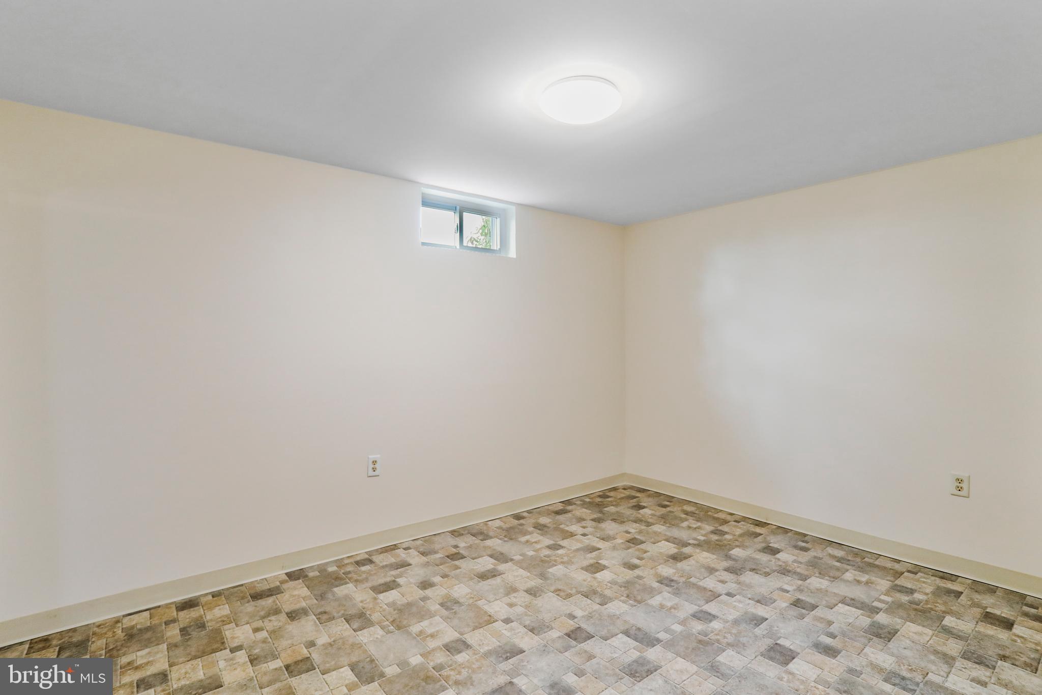 GREENBERRY HILLS - Residential