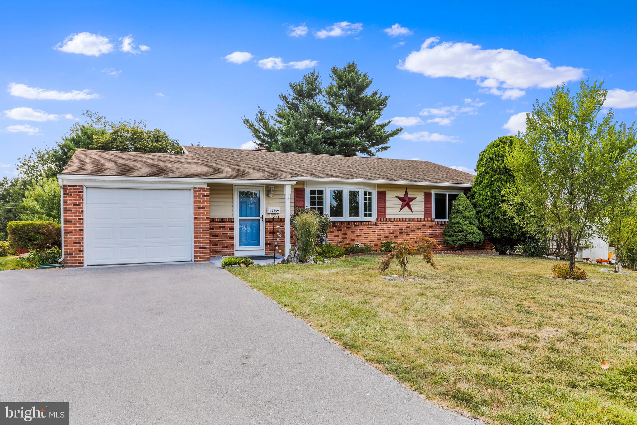 GREENBERRY HILLS - Residential