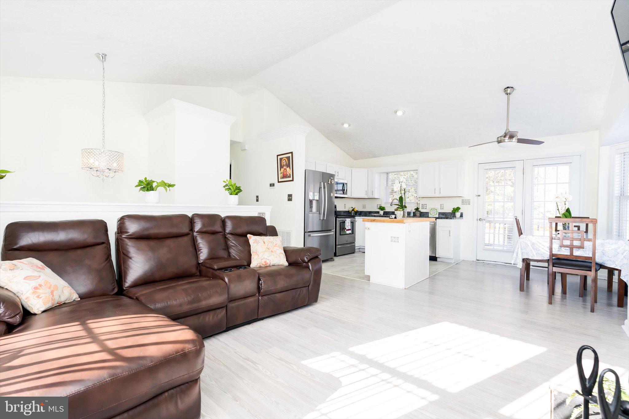 LAUREL RIDGE - Residential