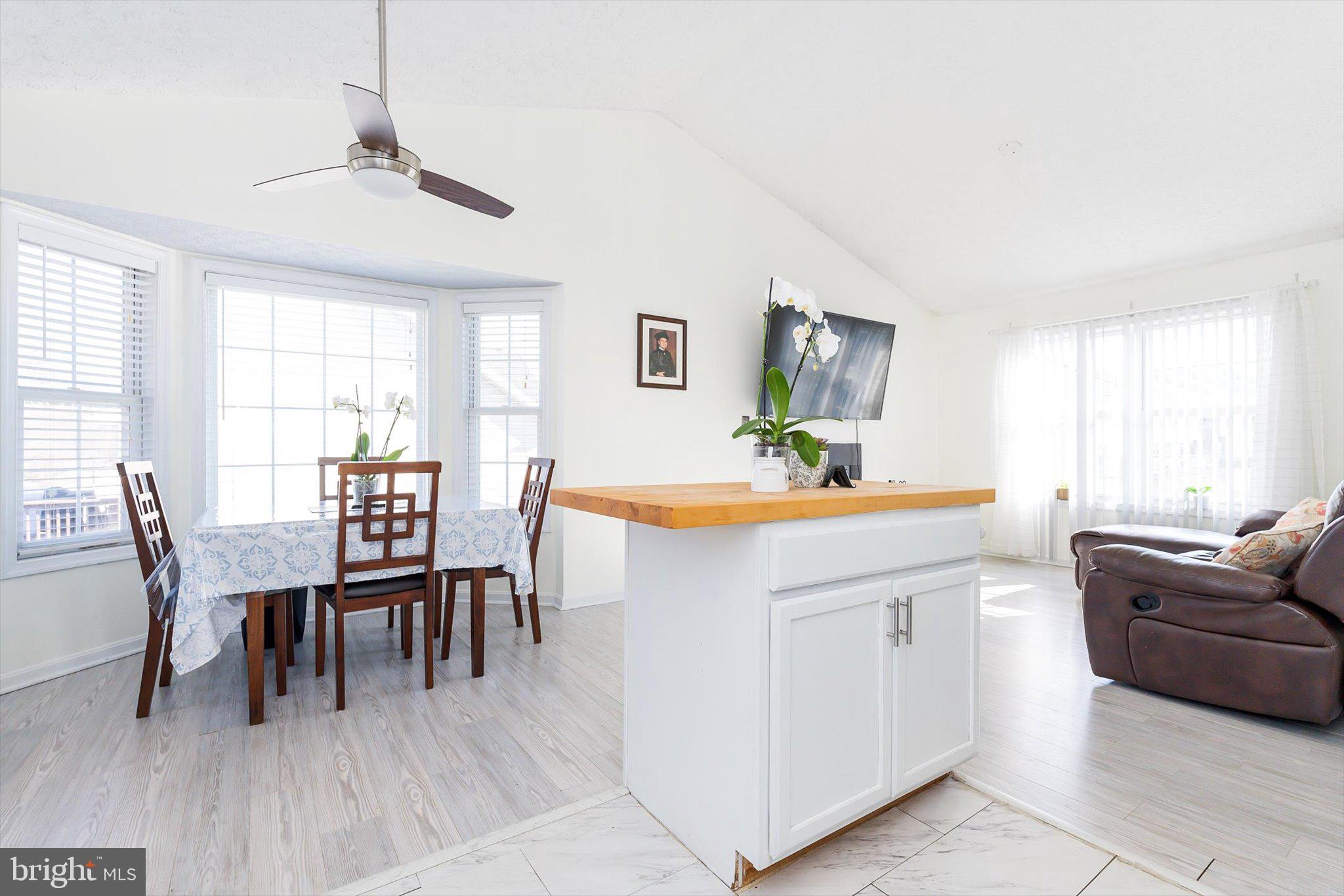 LAUREL RIDGE - Residential