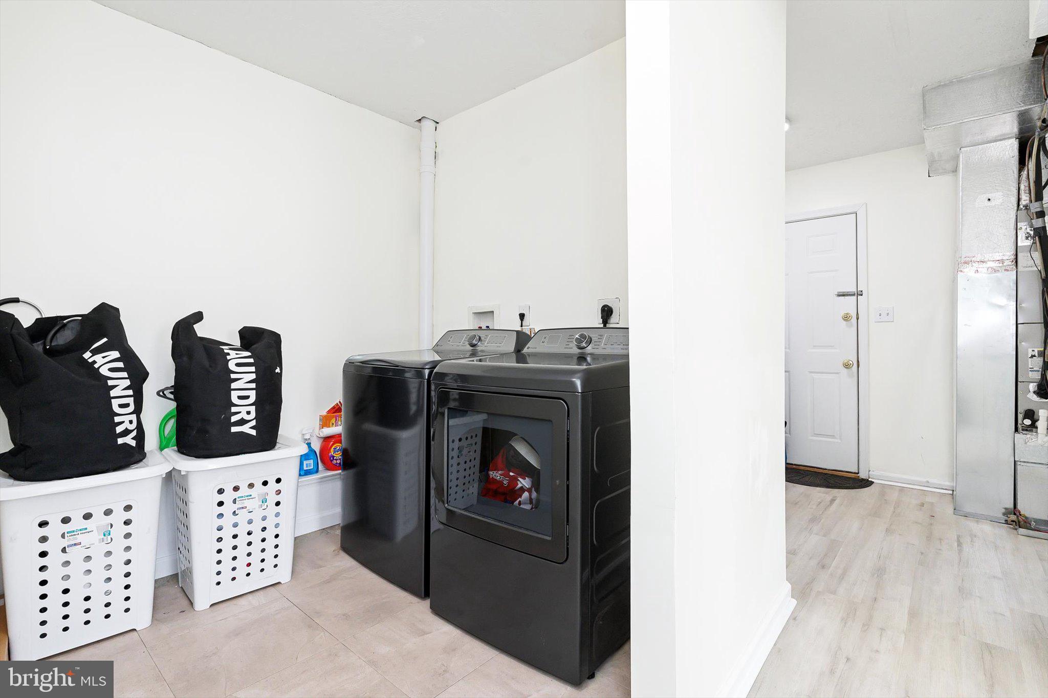 LAUREL RIDGE - Residential