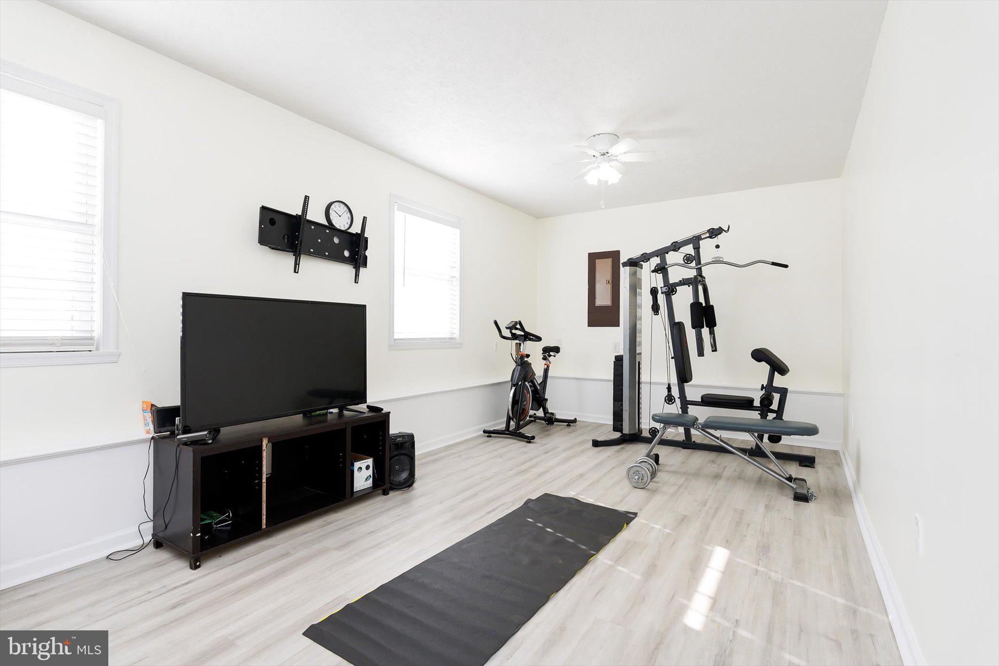 LAUREL RIDGE - Residential