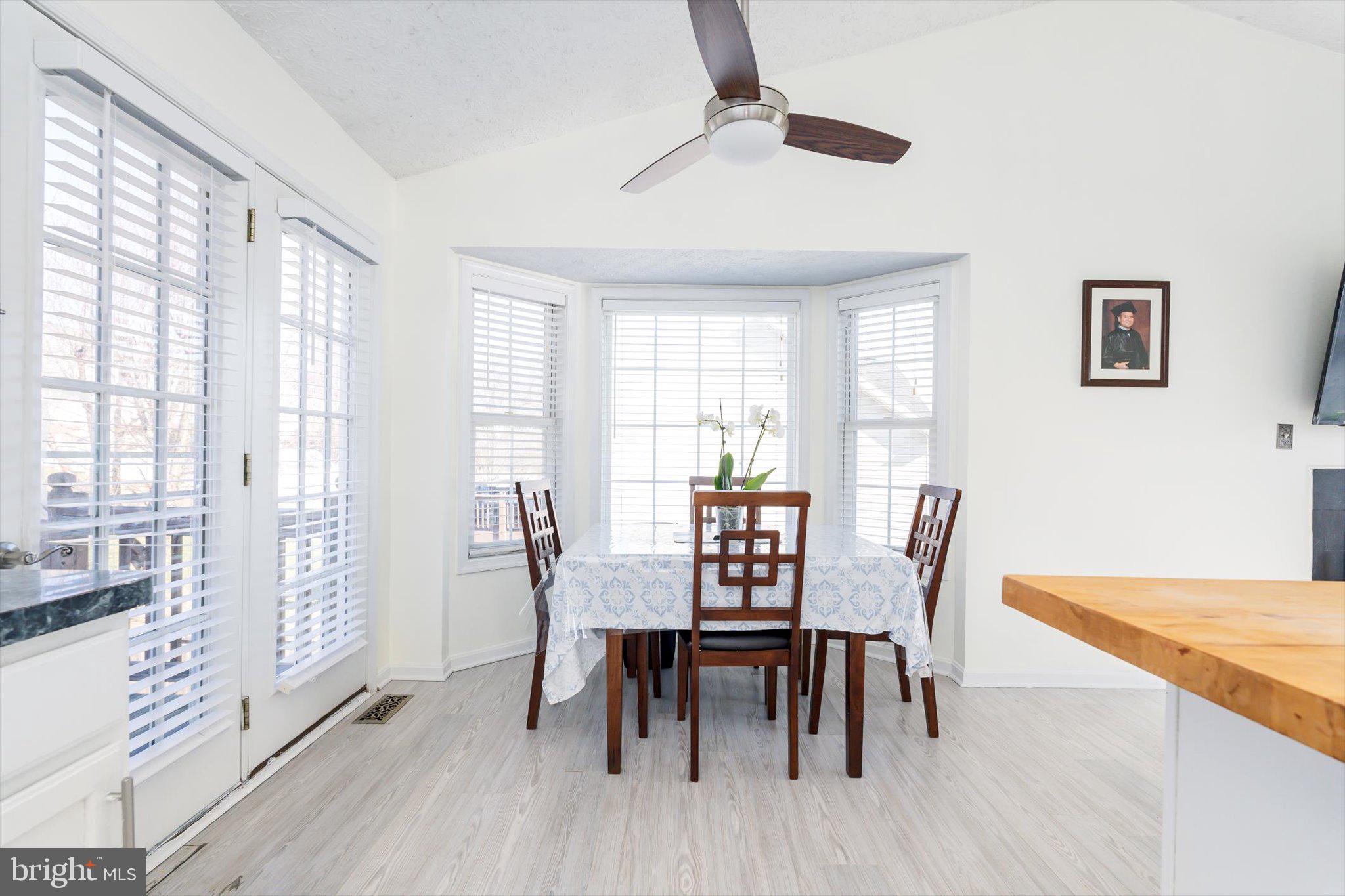 LAUREL RIDGE - Residential