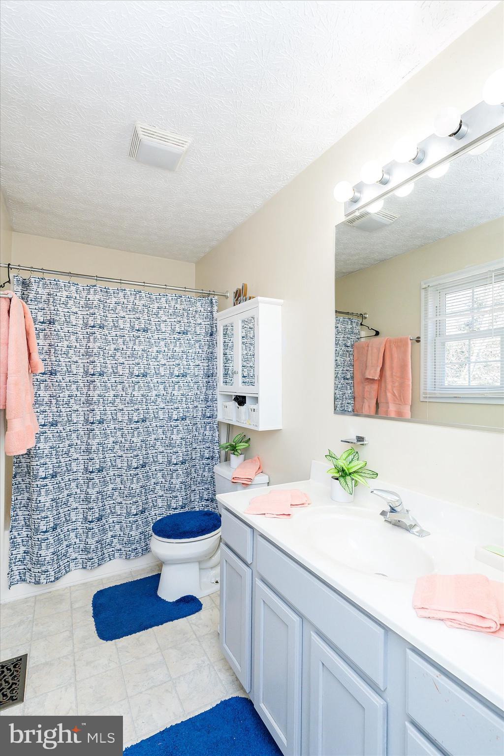 LAUREL RIDGE - Residential